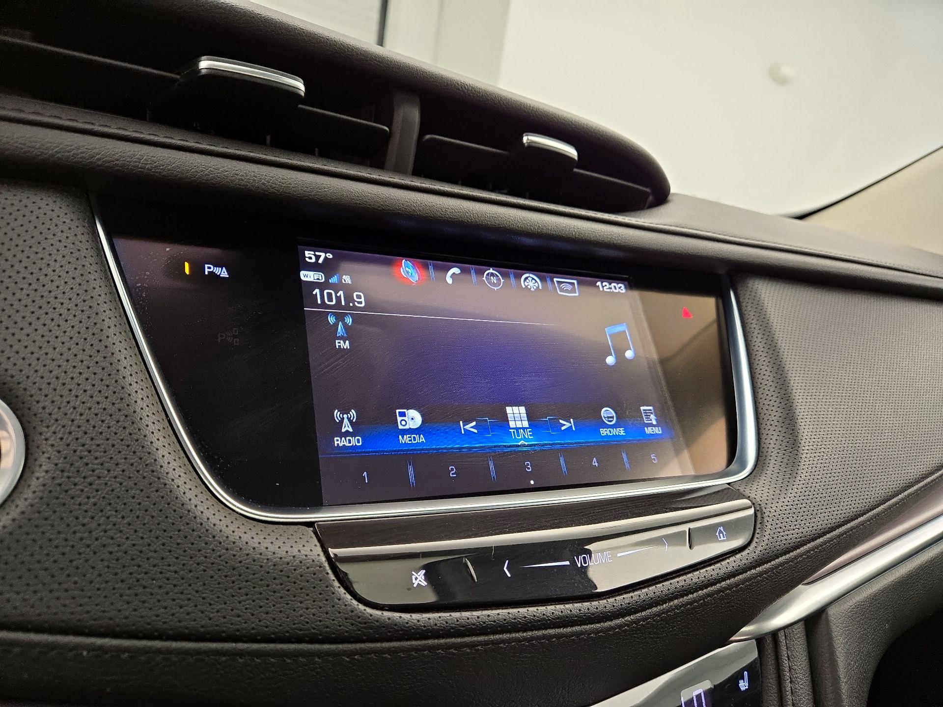 Thumbnail: 2018 Cadillac XT5 - 16