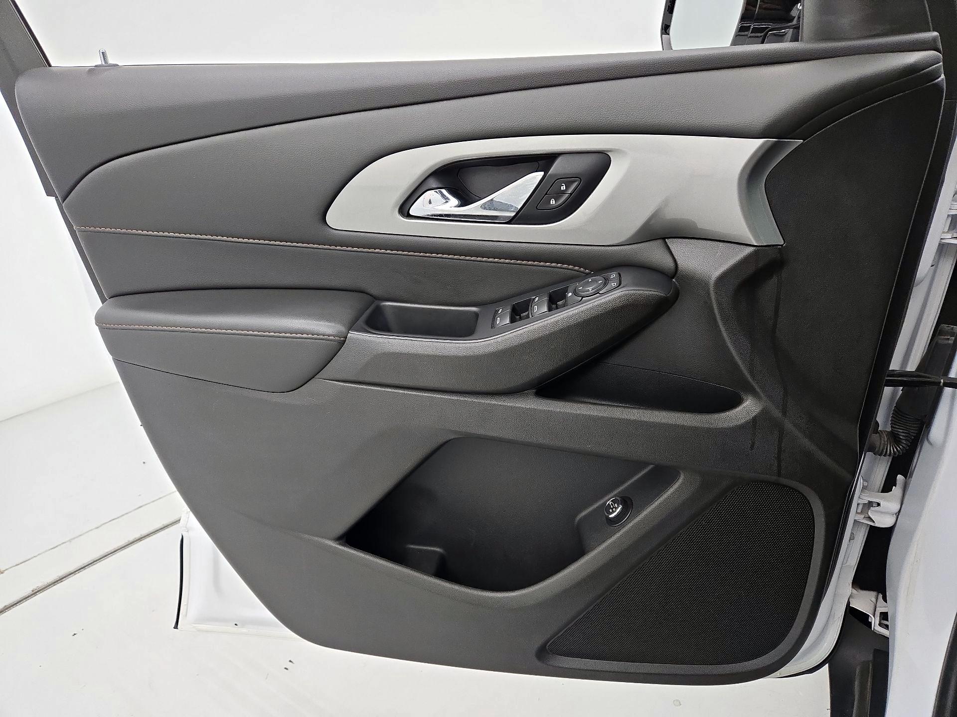 Thumbnail: 2020 Chevrolet Traverse - 12