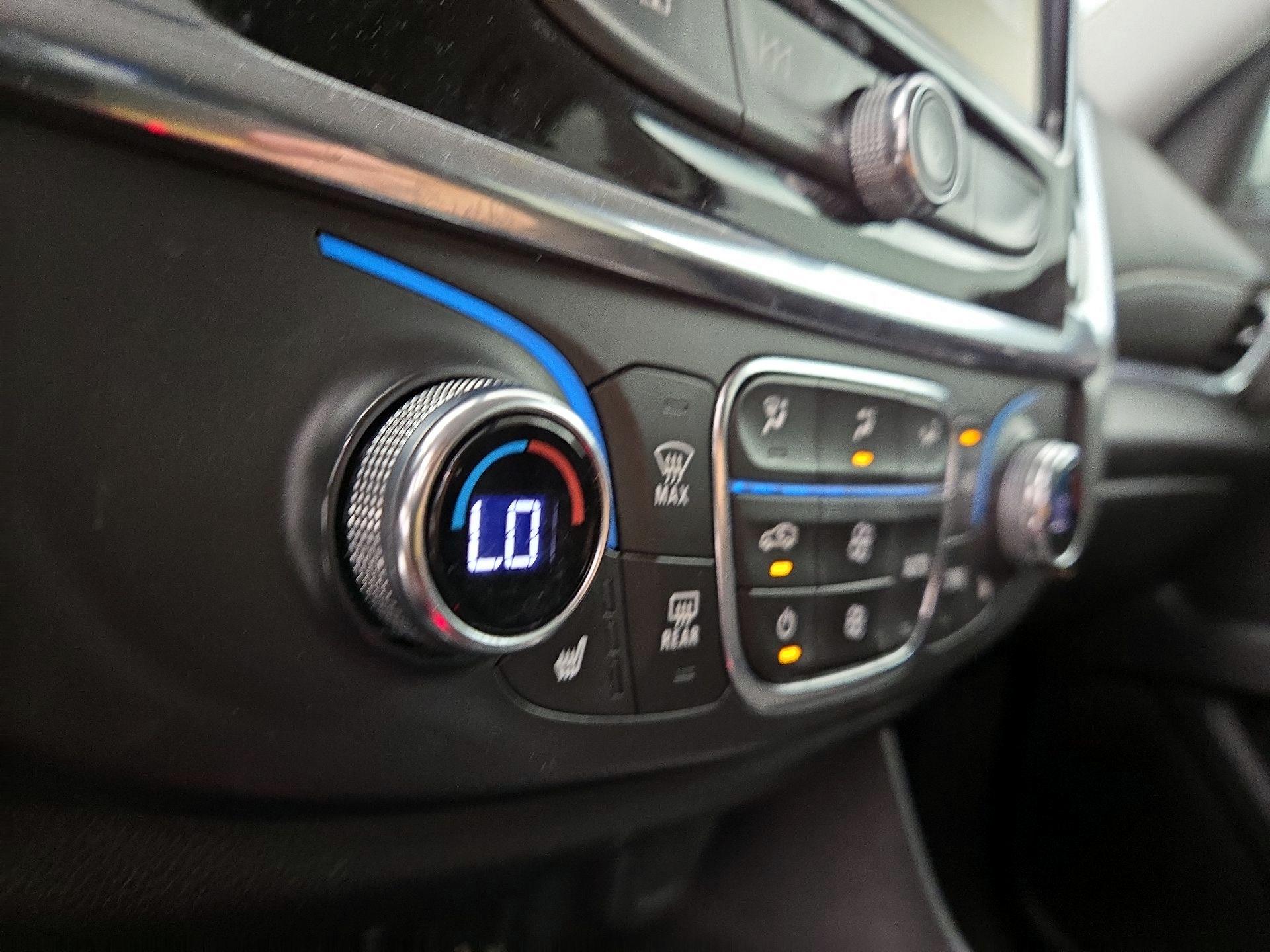 Thumbnail: 2020 Chevrolet Traverse - 16