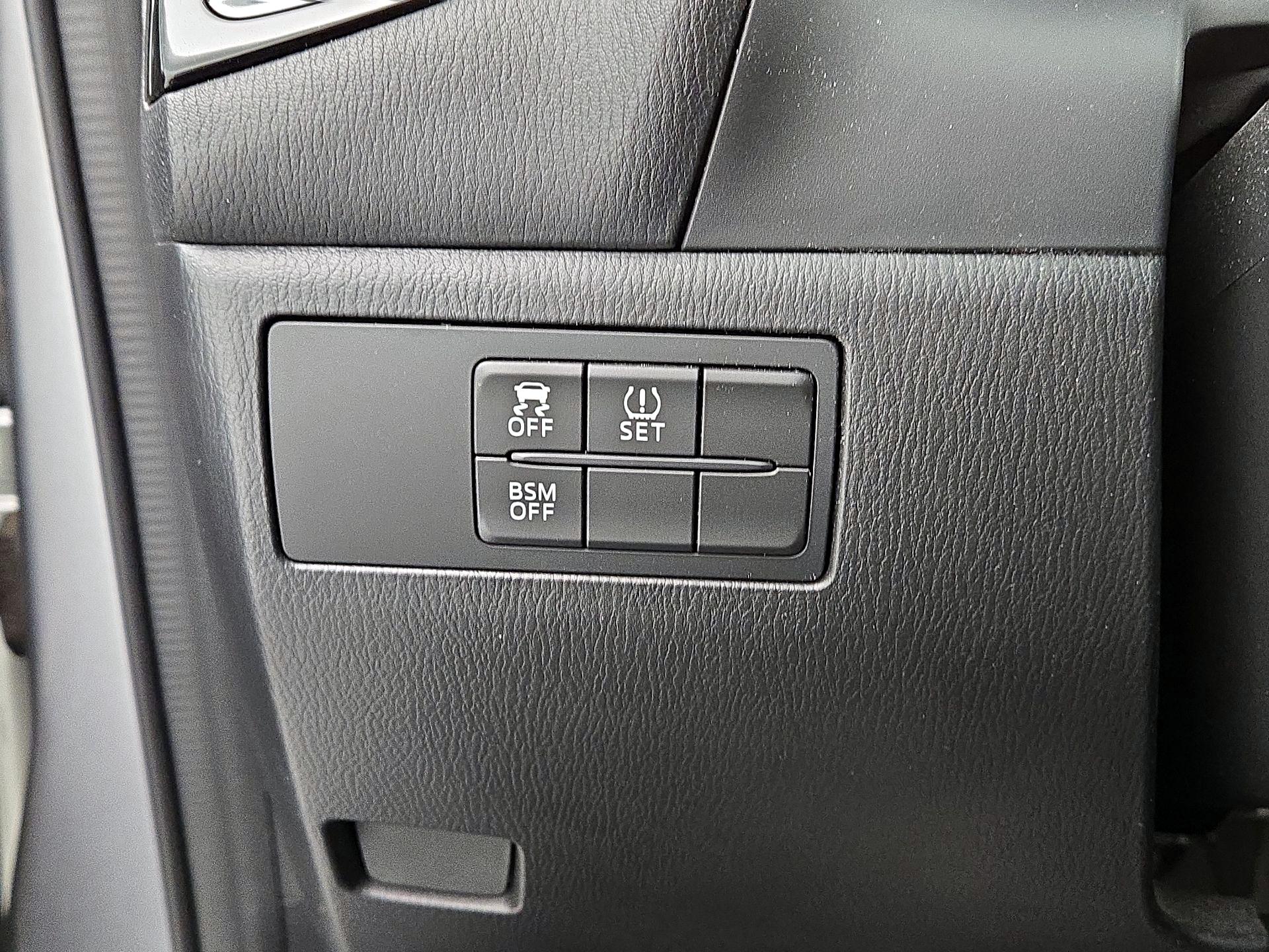 Thumbnail: 2014 Mazda Mazda3 - 13