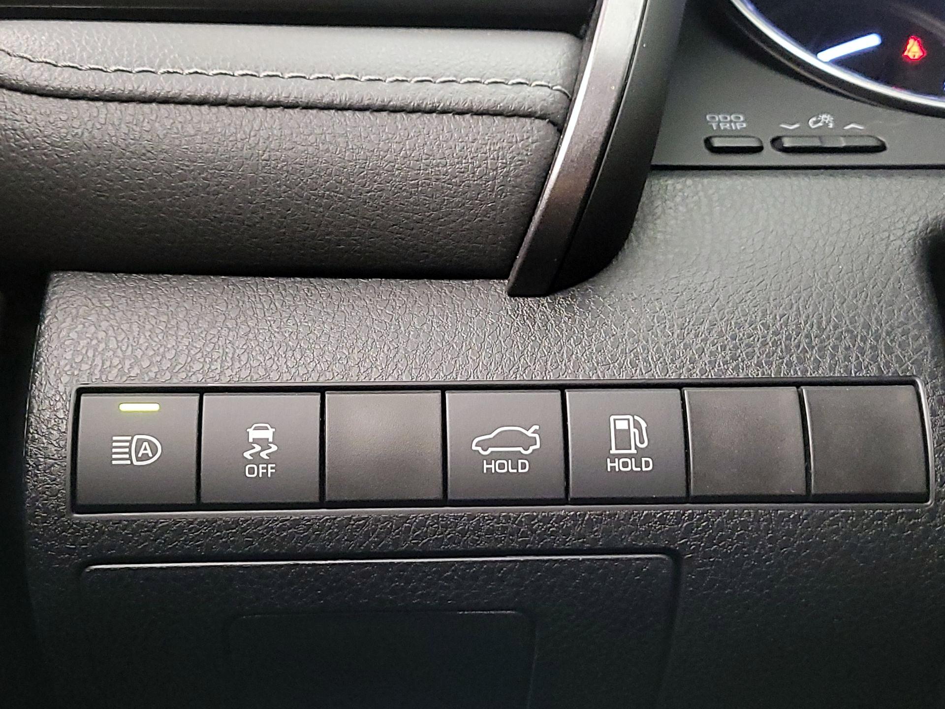 Thumbnail: 2021 Toyota Camry - 13