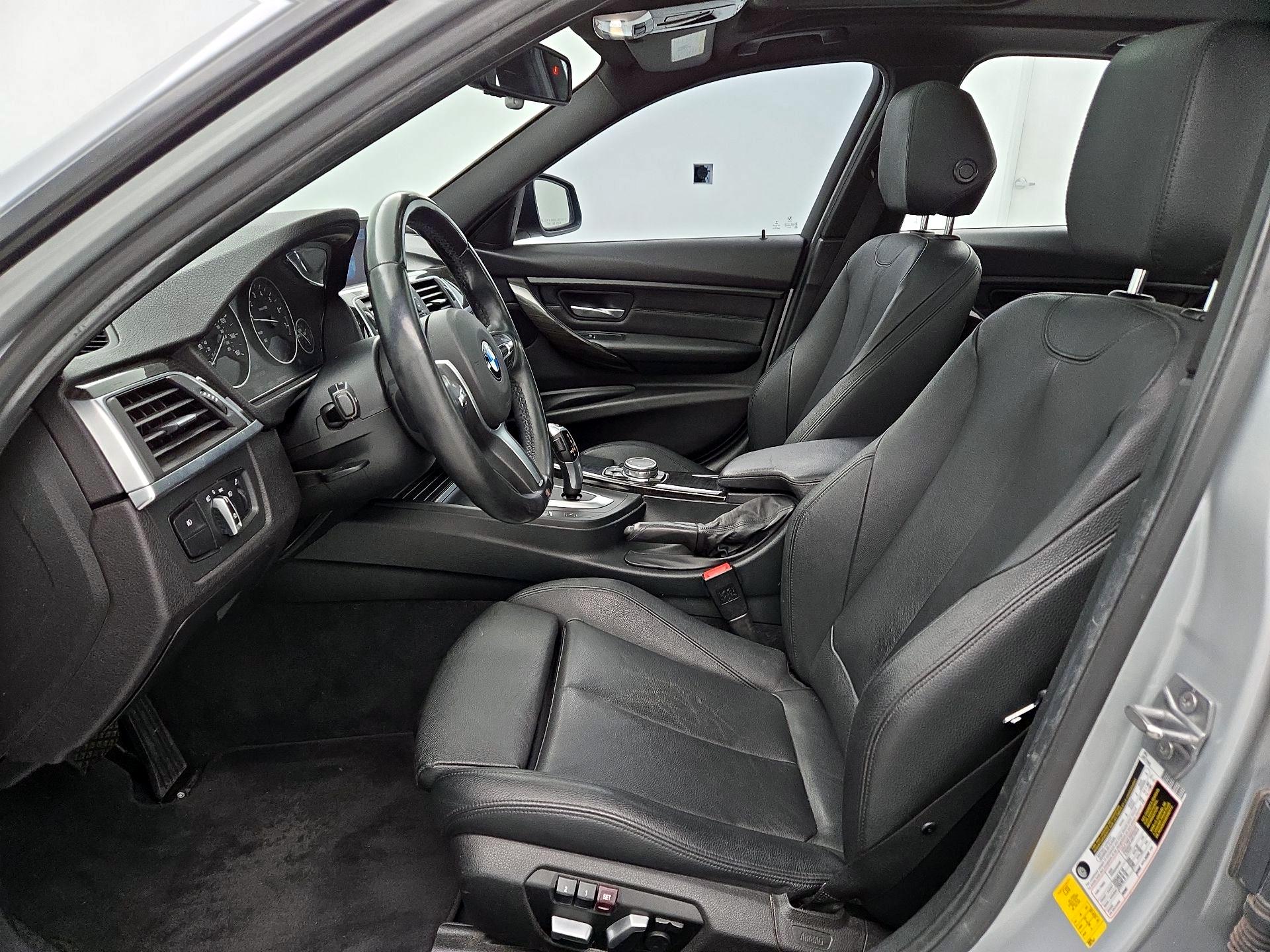 Thumbnail: 2016 BMW 3 Series - 11