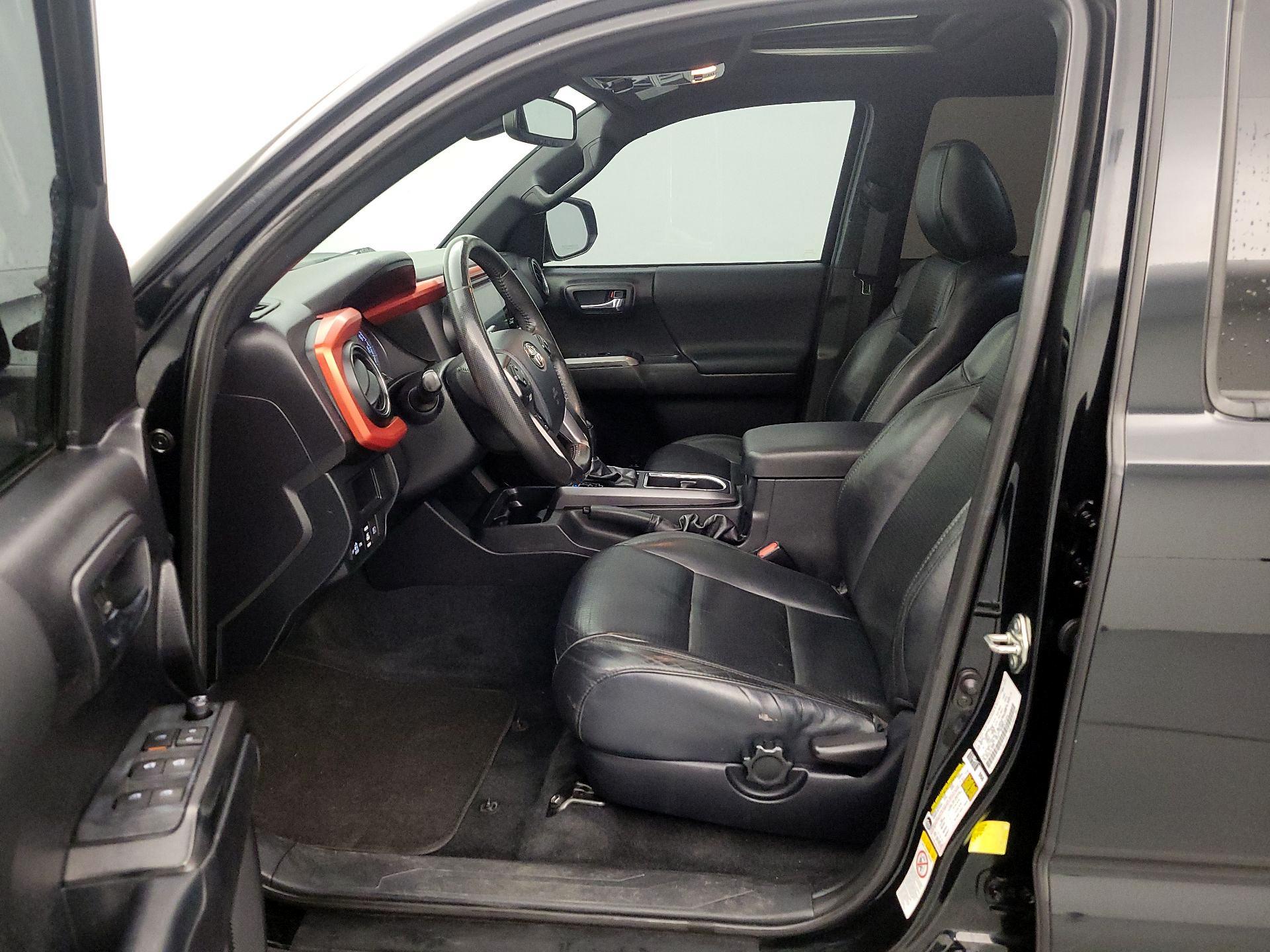 Thumbnail: 2019 Toyota Tacoma - 11