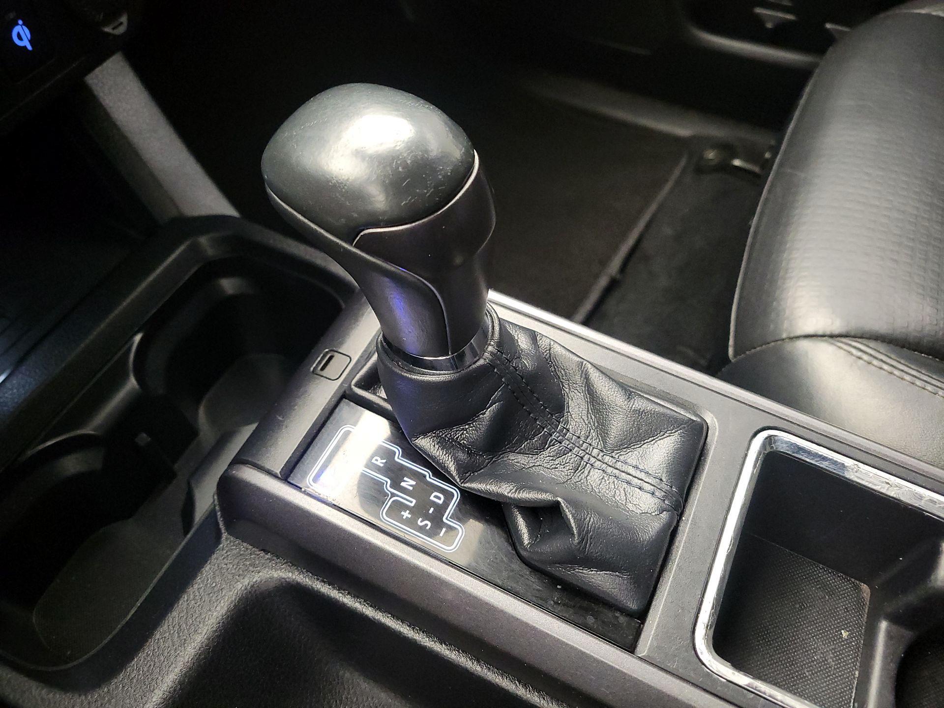 Thumbnail: 2019 Toyota Tacoma - 17