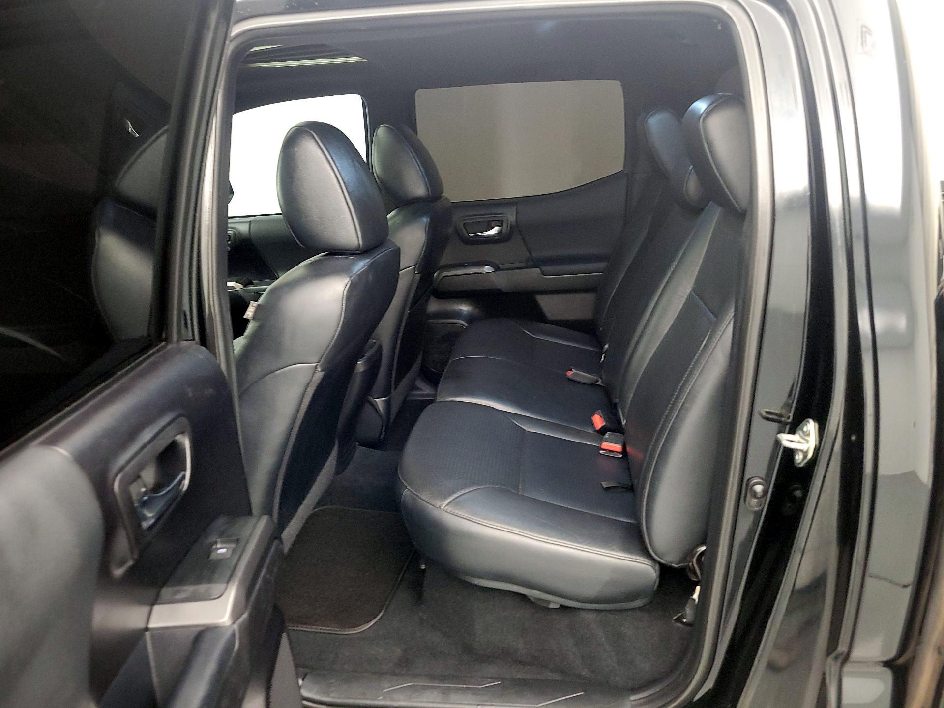 Thumbnail: 2019 Toyota Tacoma - 20