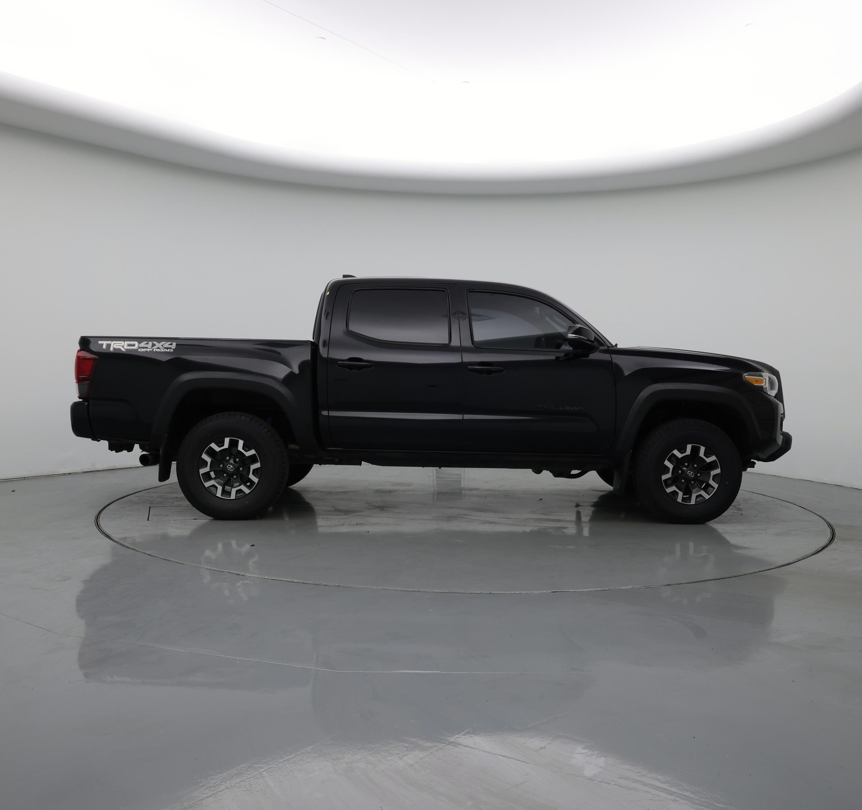 Thumbnail: 2019 Toyota Tacoma - 7