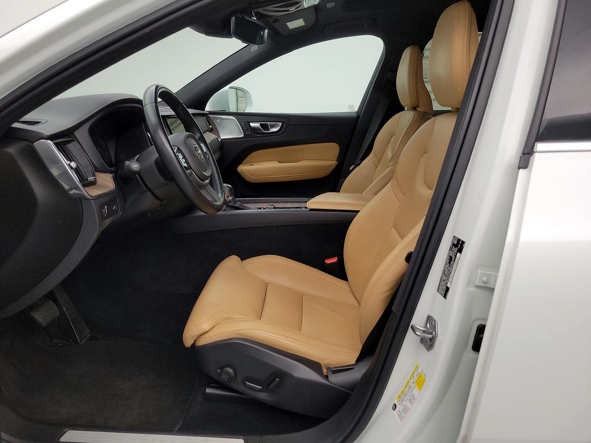 Thumbnail: 2021 Volvo XC60 - 11