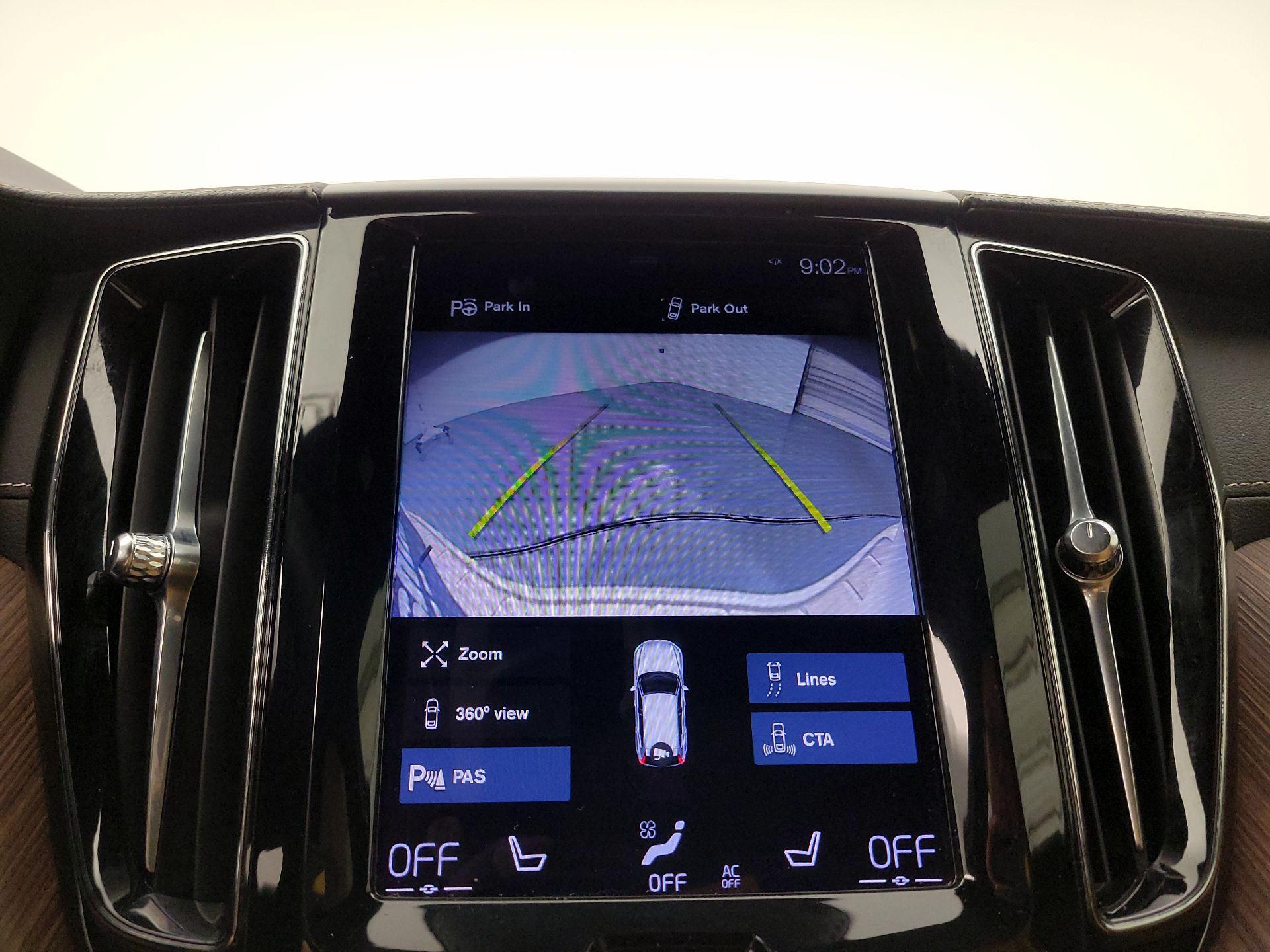 Thumbnail: 2021 Volvo XC60 - 15