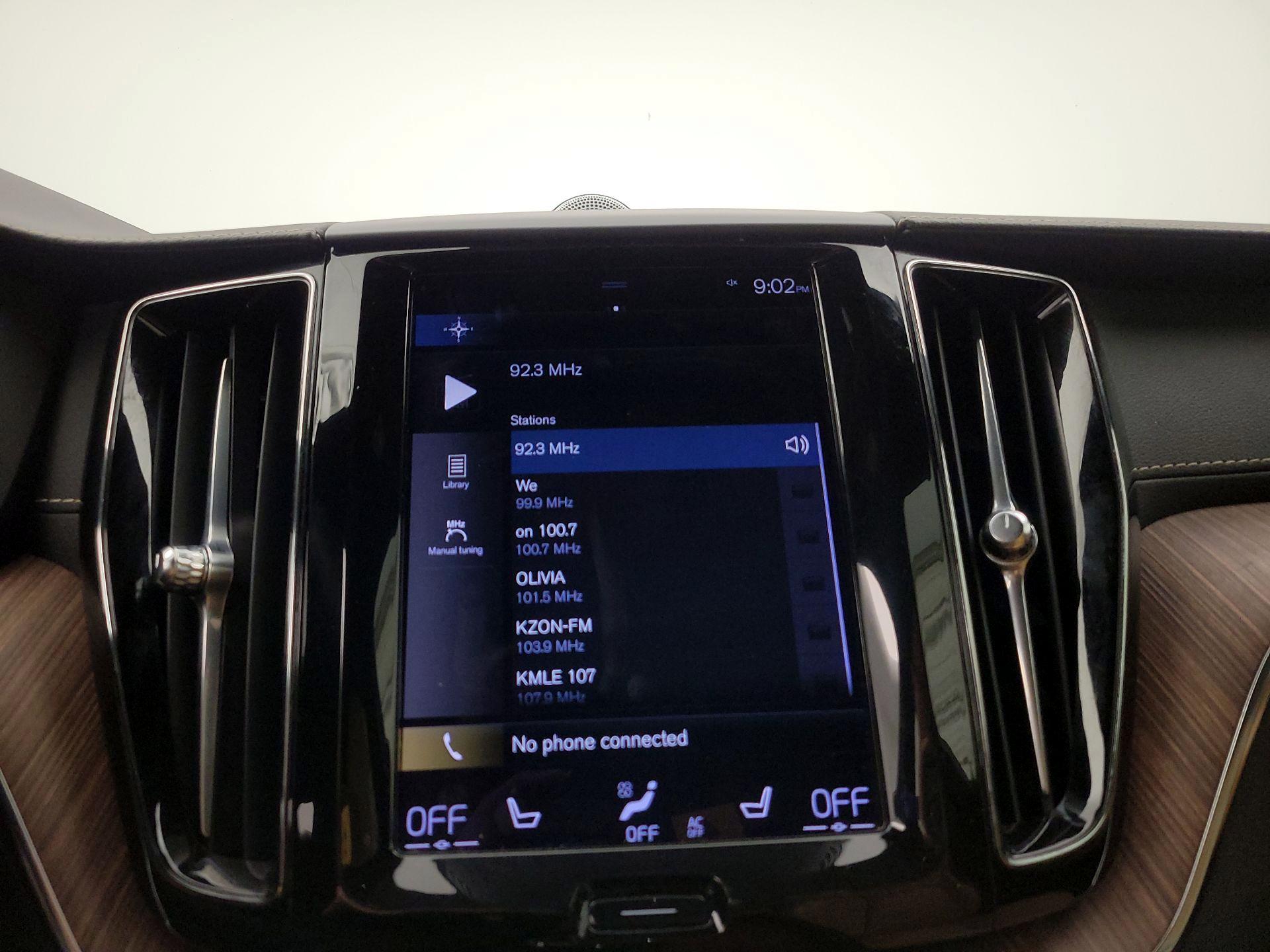 Thumbnail: 2021 Volvo XC60 - 16