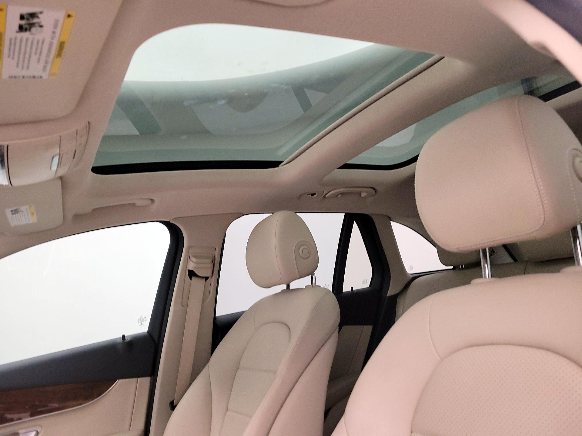 Thumbnail: 2016 Mercedes-Benz GLC - 20