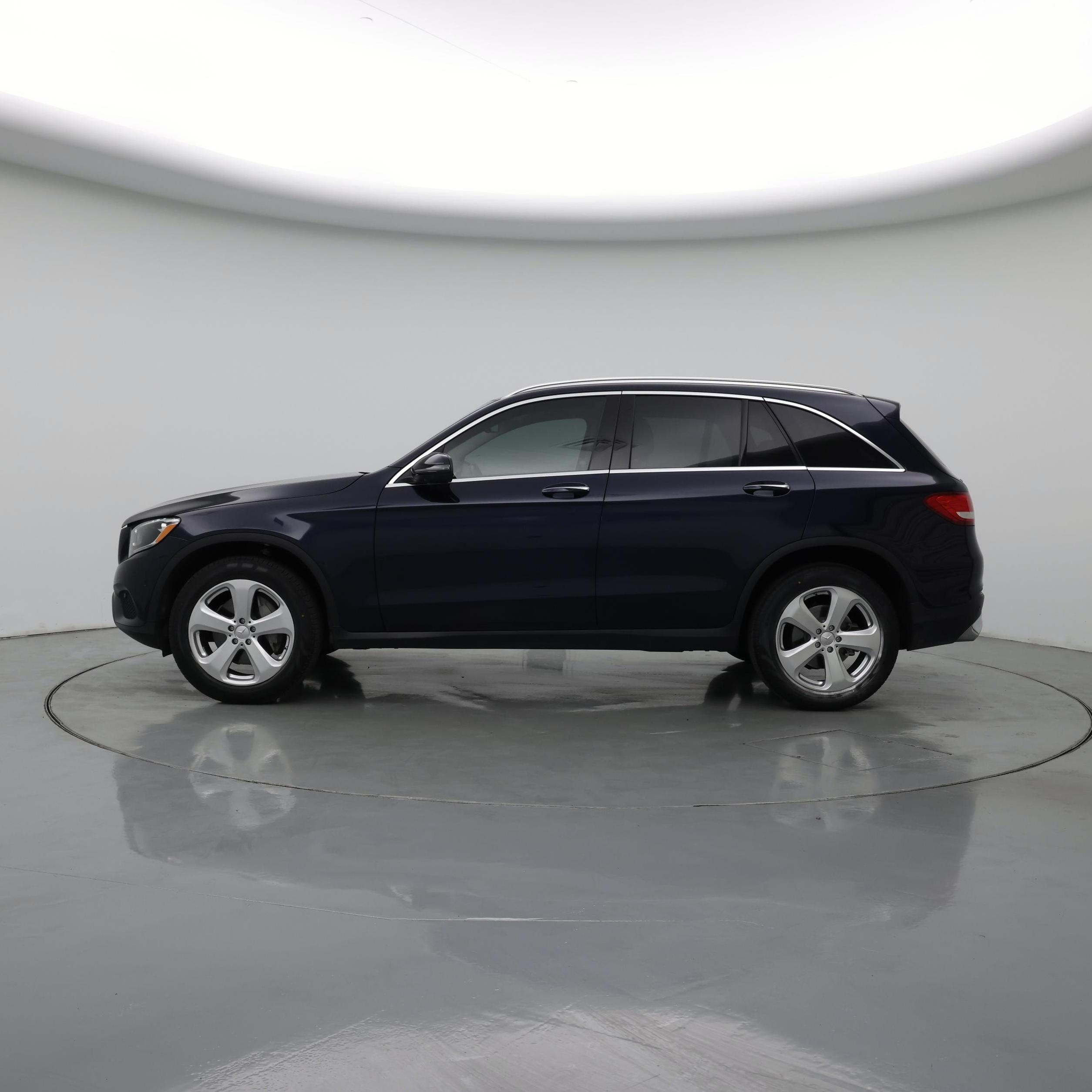 Thumbnail: 2016 Mercedes-Benz GLC - 3