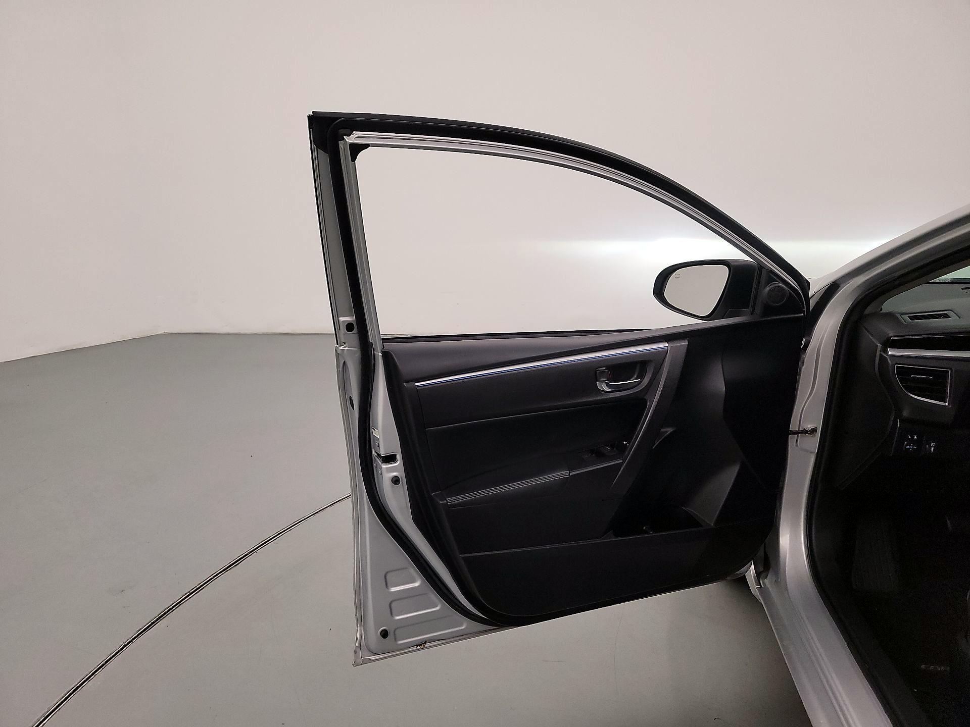 Thumbnail: 2014 Toyota Corolla - 12