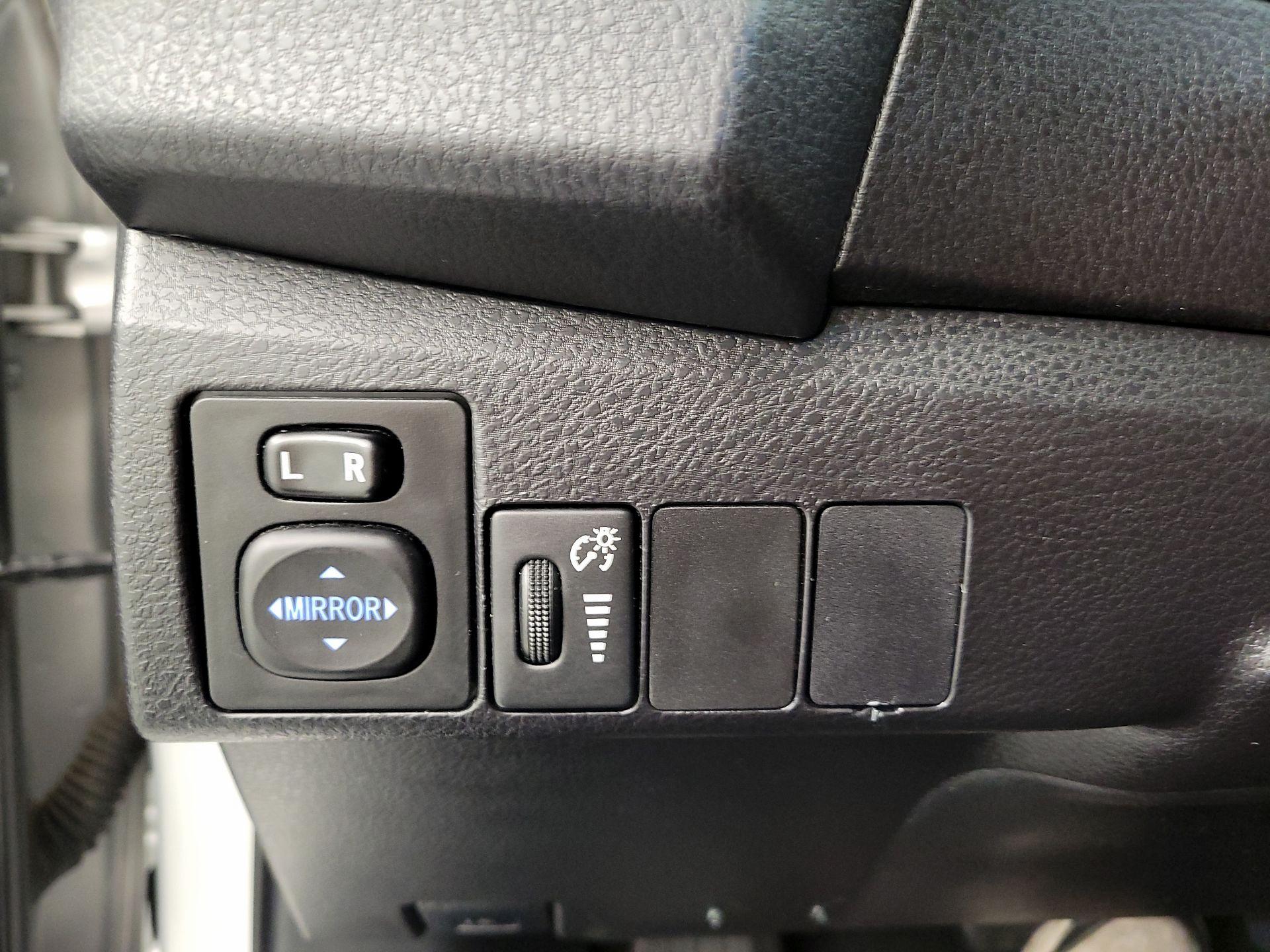 Thumbnail: 2014 Toyota Corolla - 13