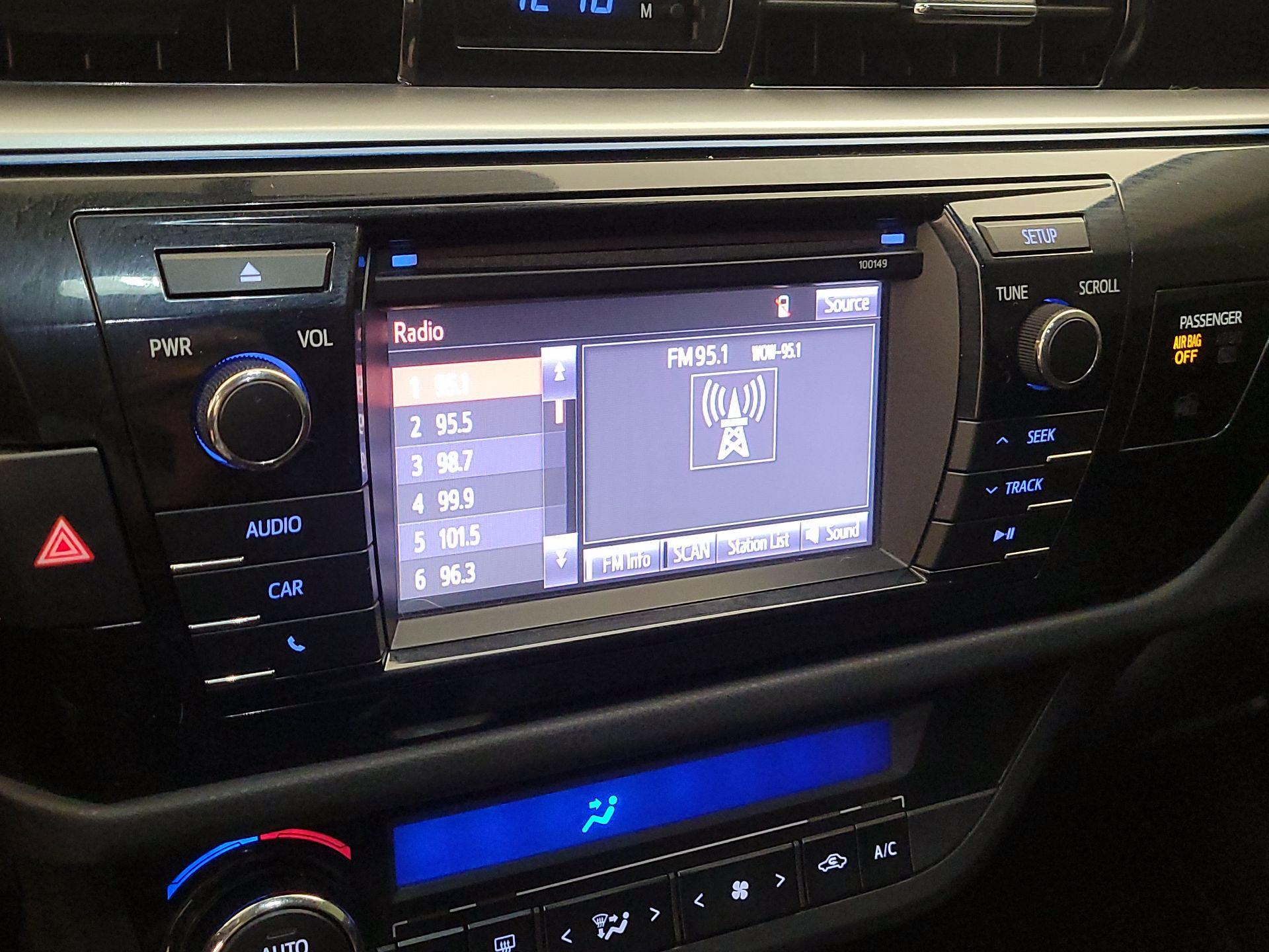 Thumbnail: 2014 Toyota Corolla - 15