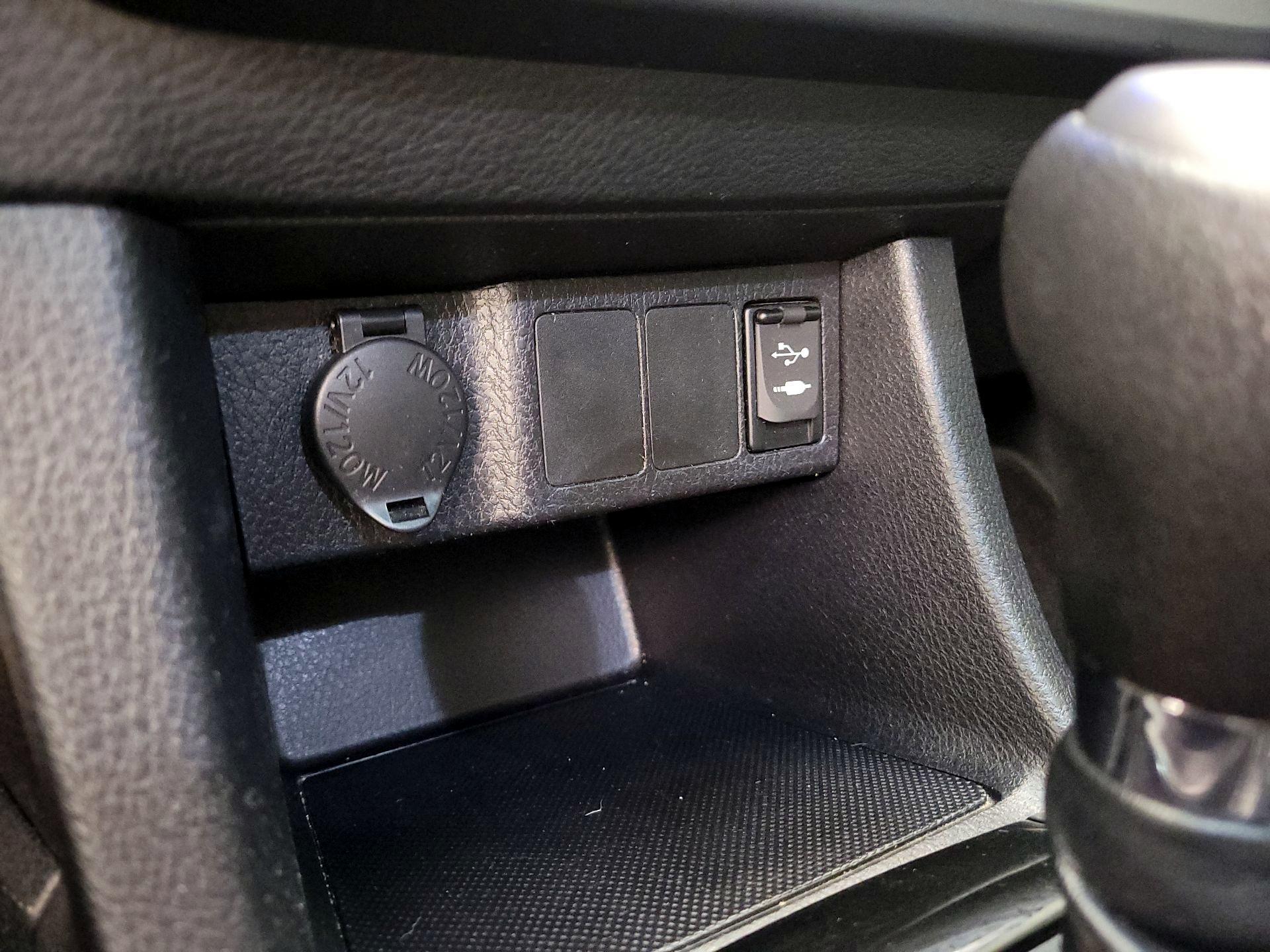 Thumbnail: 2014 Toyota Corolla - 18