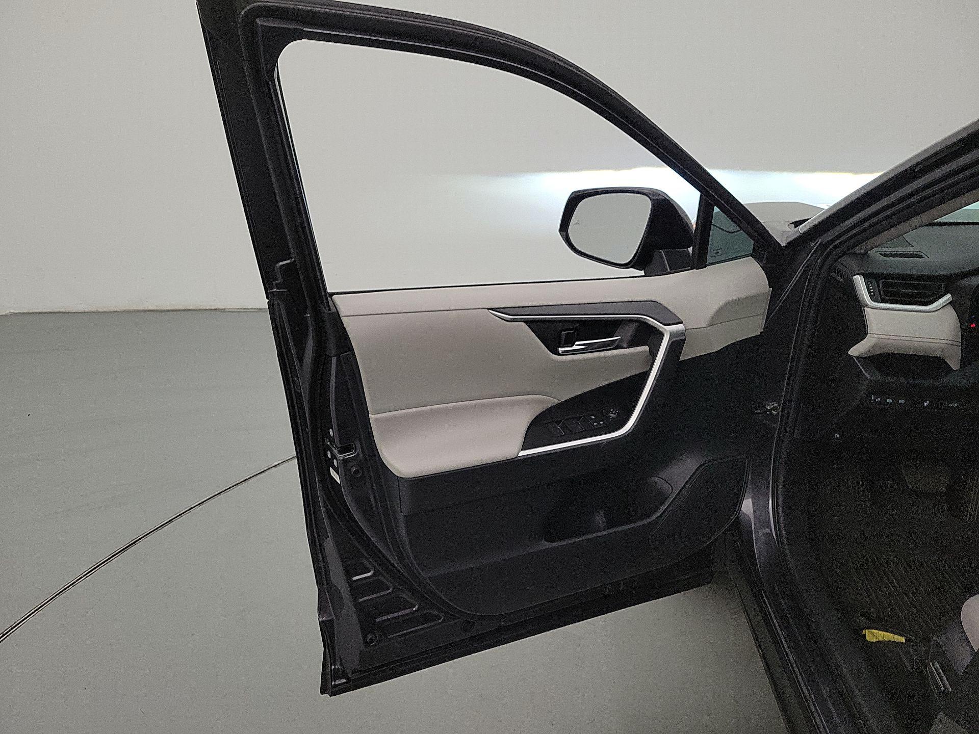 Thumbnail: 2024 Toyota RAV4 - 12