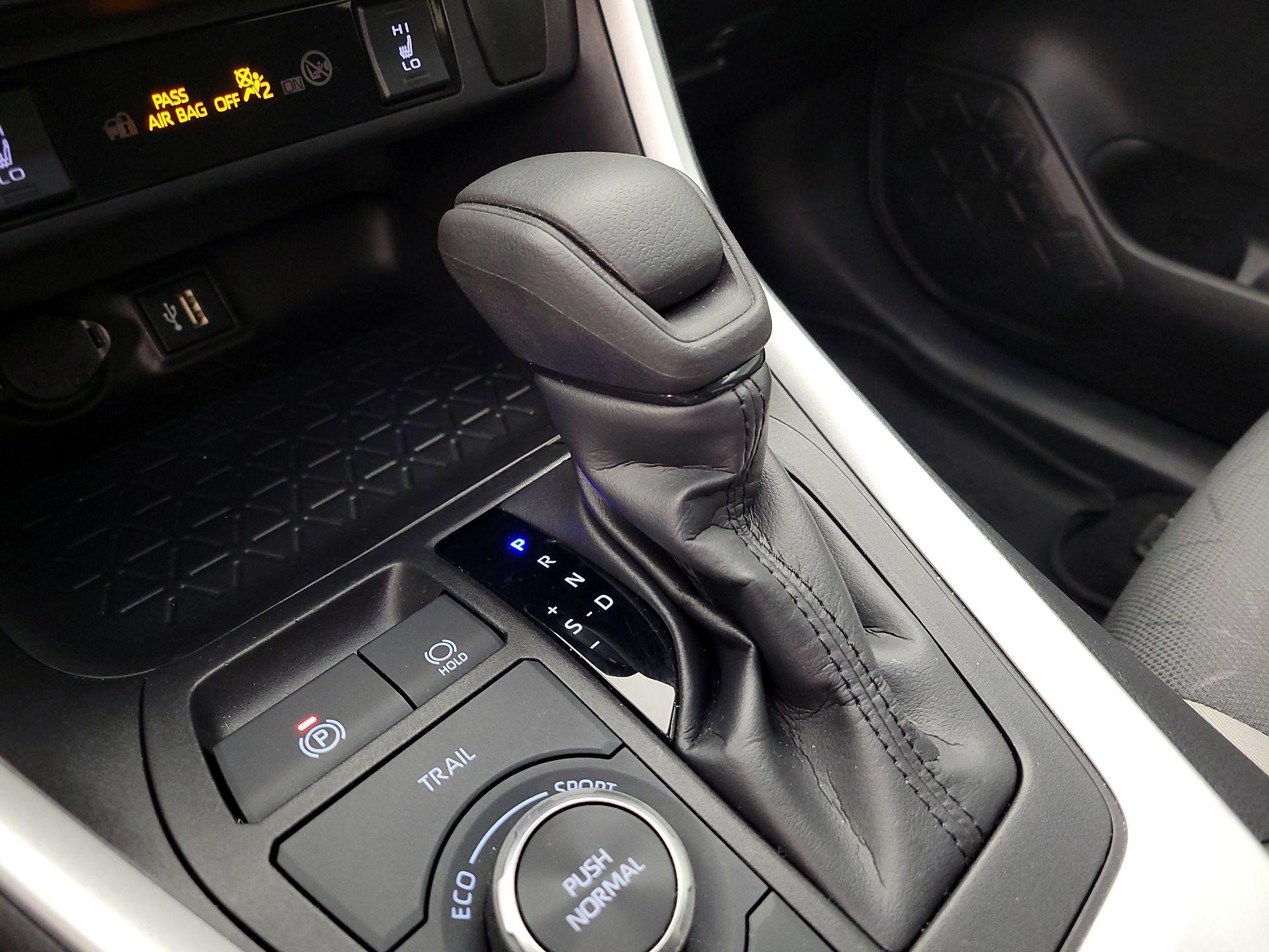 Thumbnail: 2024 Toyota RAV4 - 17