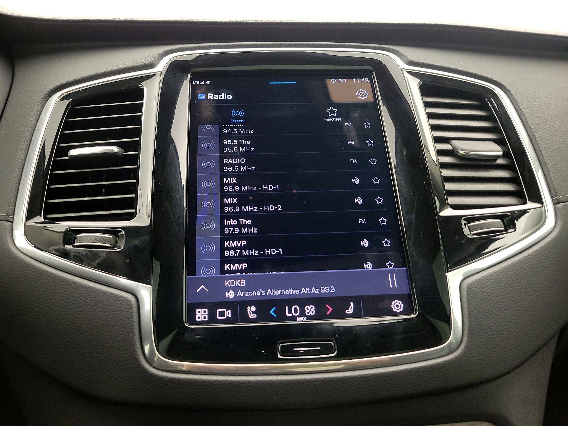Thumbnail: 2023 Volvo XC90 - 16