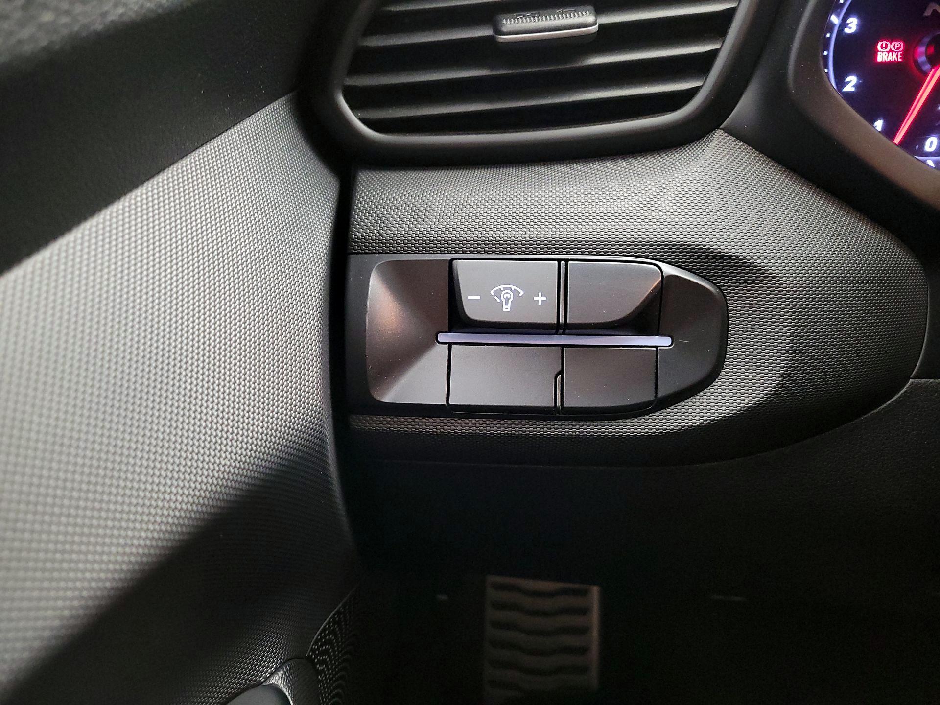 Thumbnail: 2020 Hyundai Veloster - 13