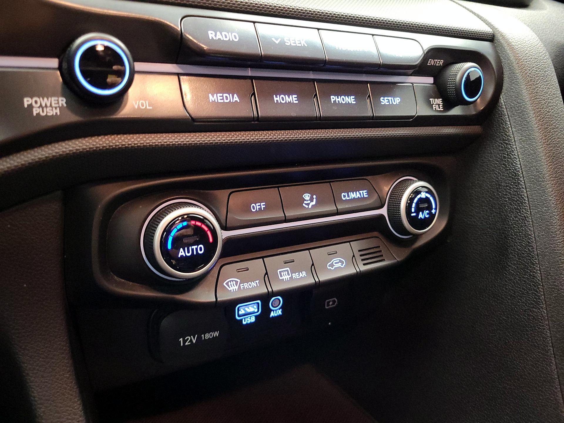 Thumbnail: 2020 Hyundai Veloster - 16