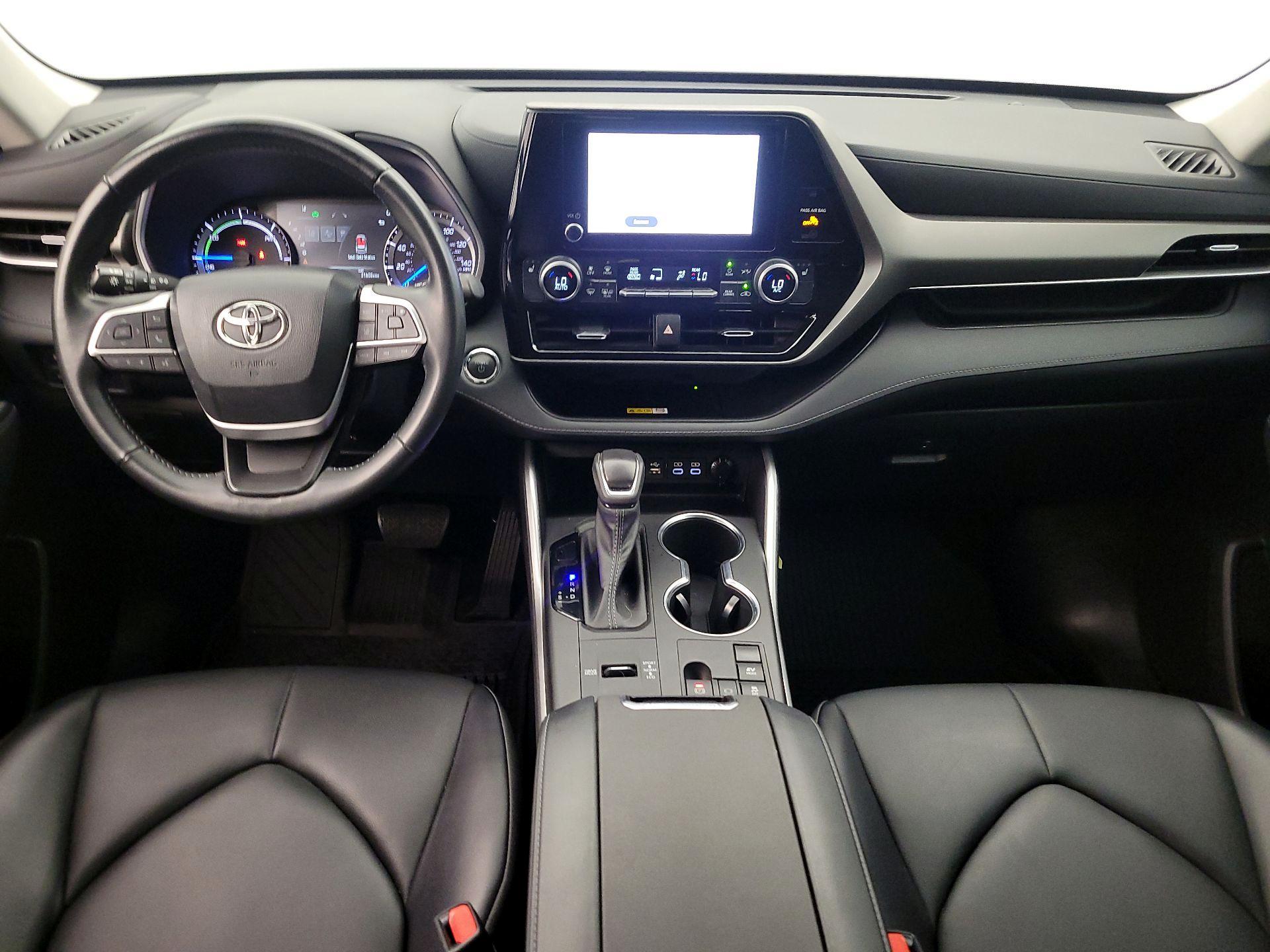 Thumbnail: 2023 Toyota Highlander - 9