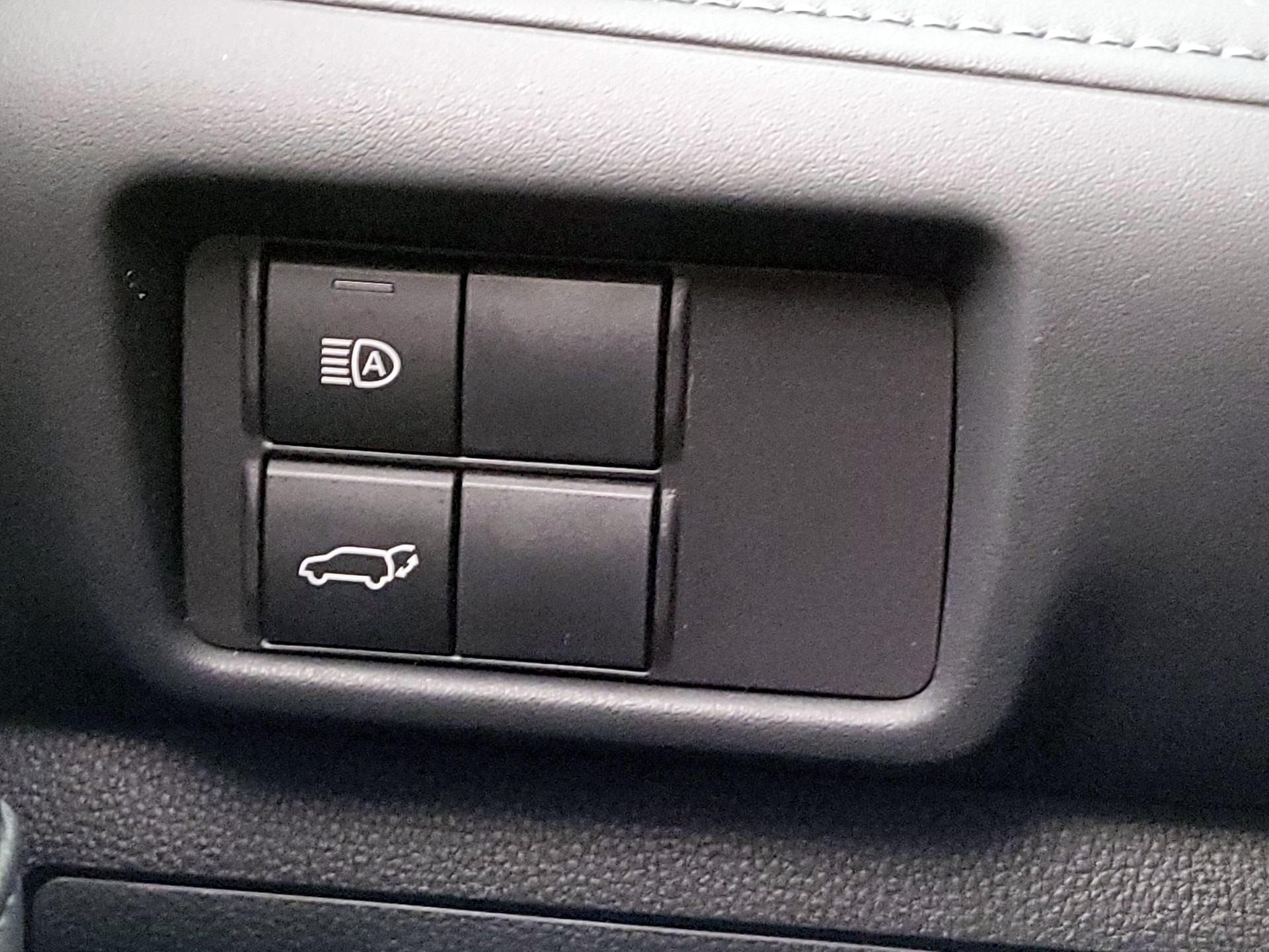 Thumbnail: 2023 Toyota Highlander - 13