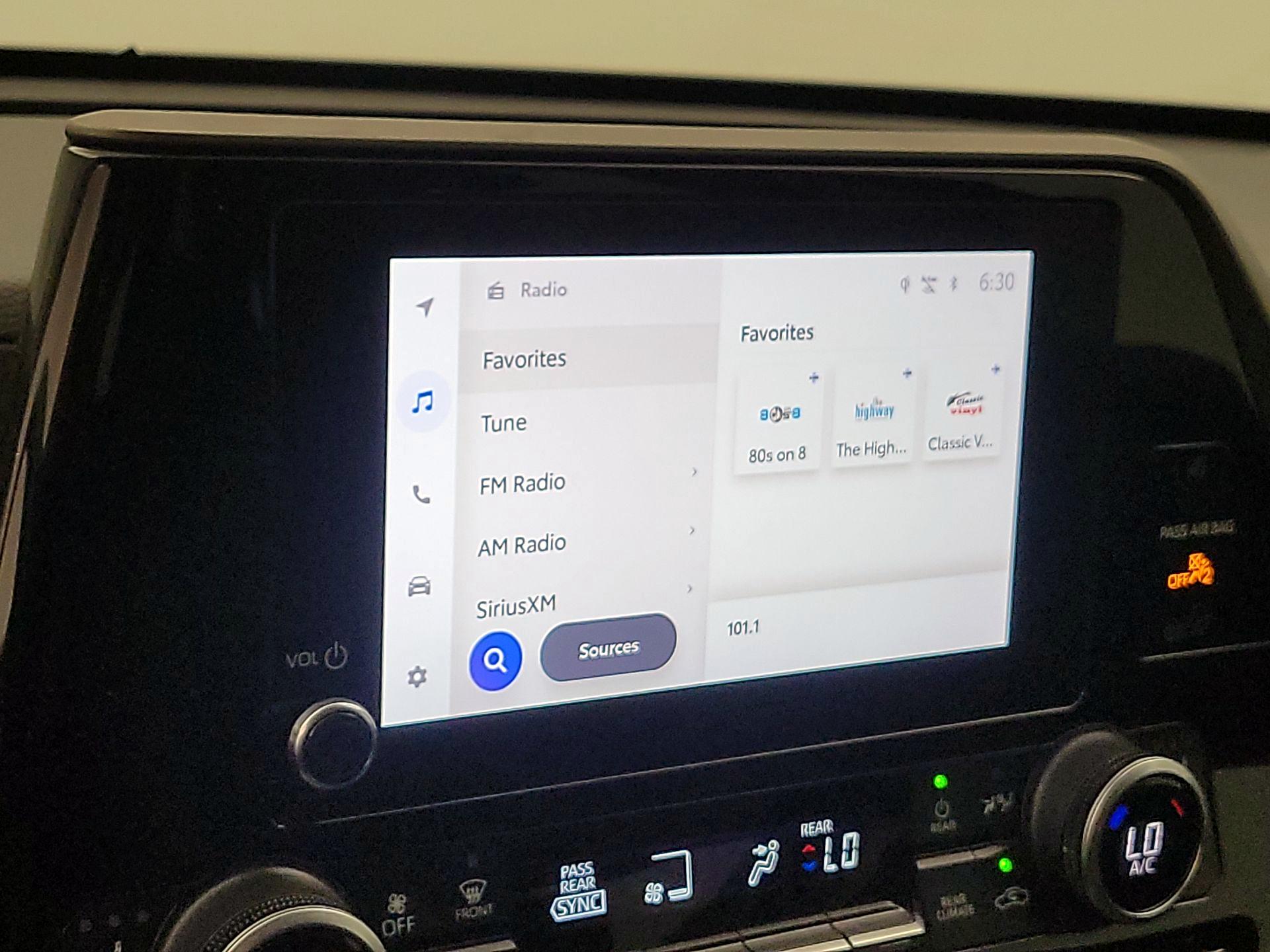 Thumbnail: 2023 Toyota Highlander - 15