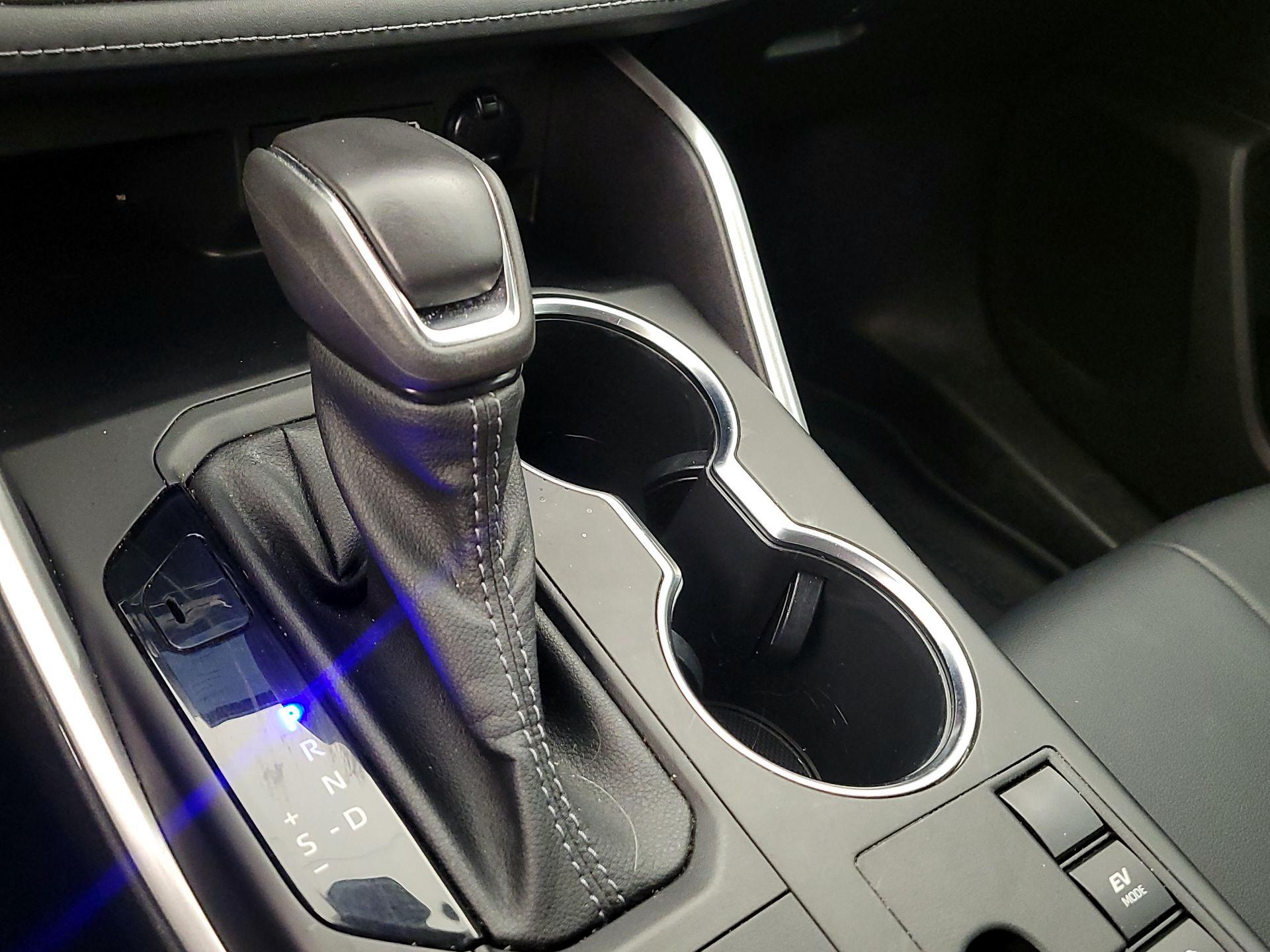 Thumbnail: 2023 Toyota Highlander - 17