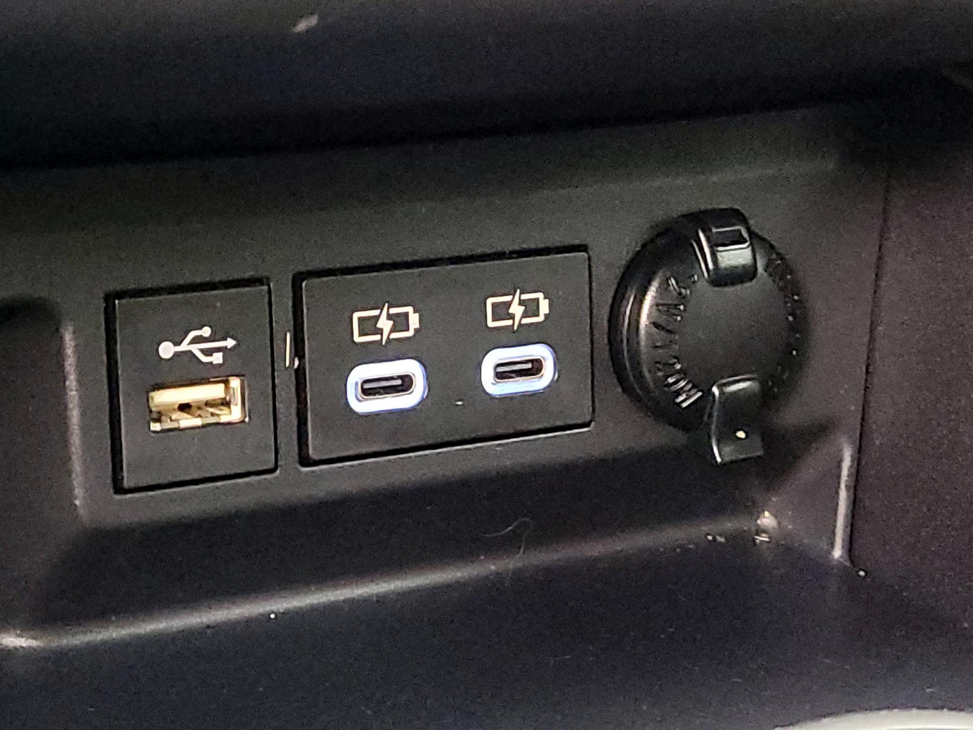 Thumbnail: 2023 Toyota Highlander - 18