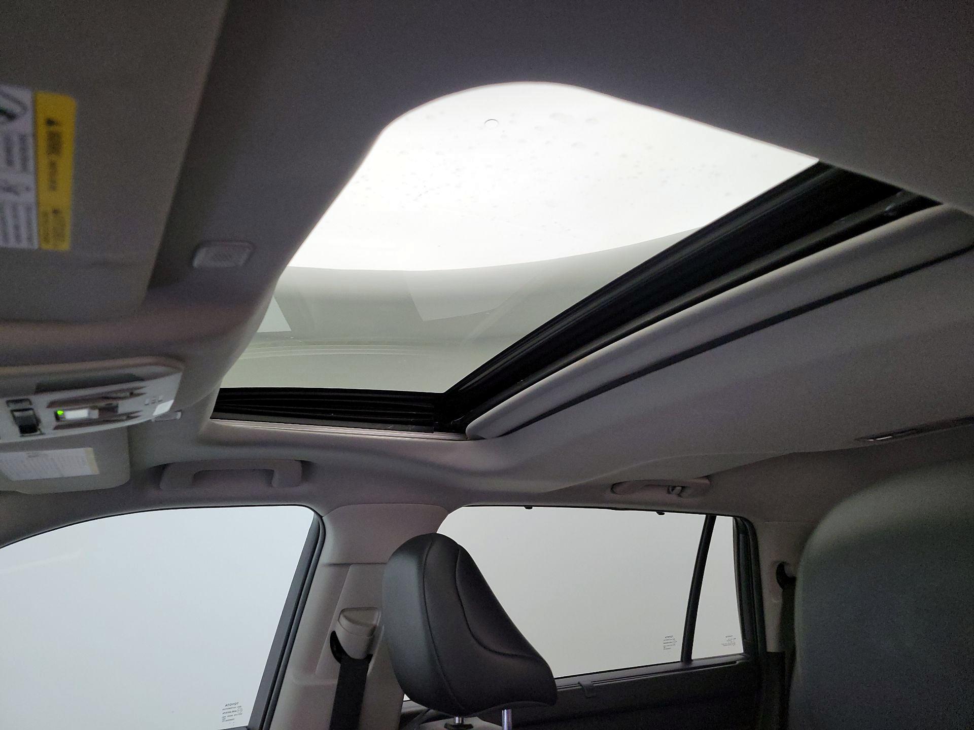 Thumbnail: 2023 Toyota Highlander - 19