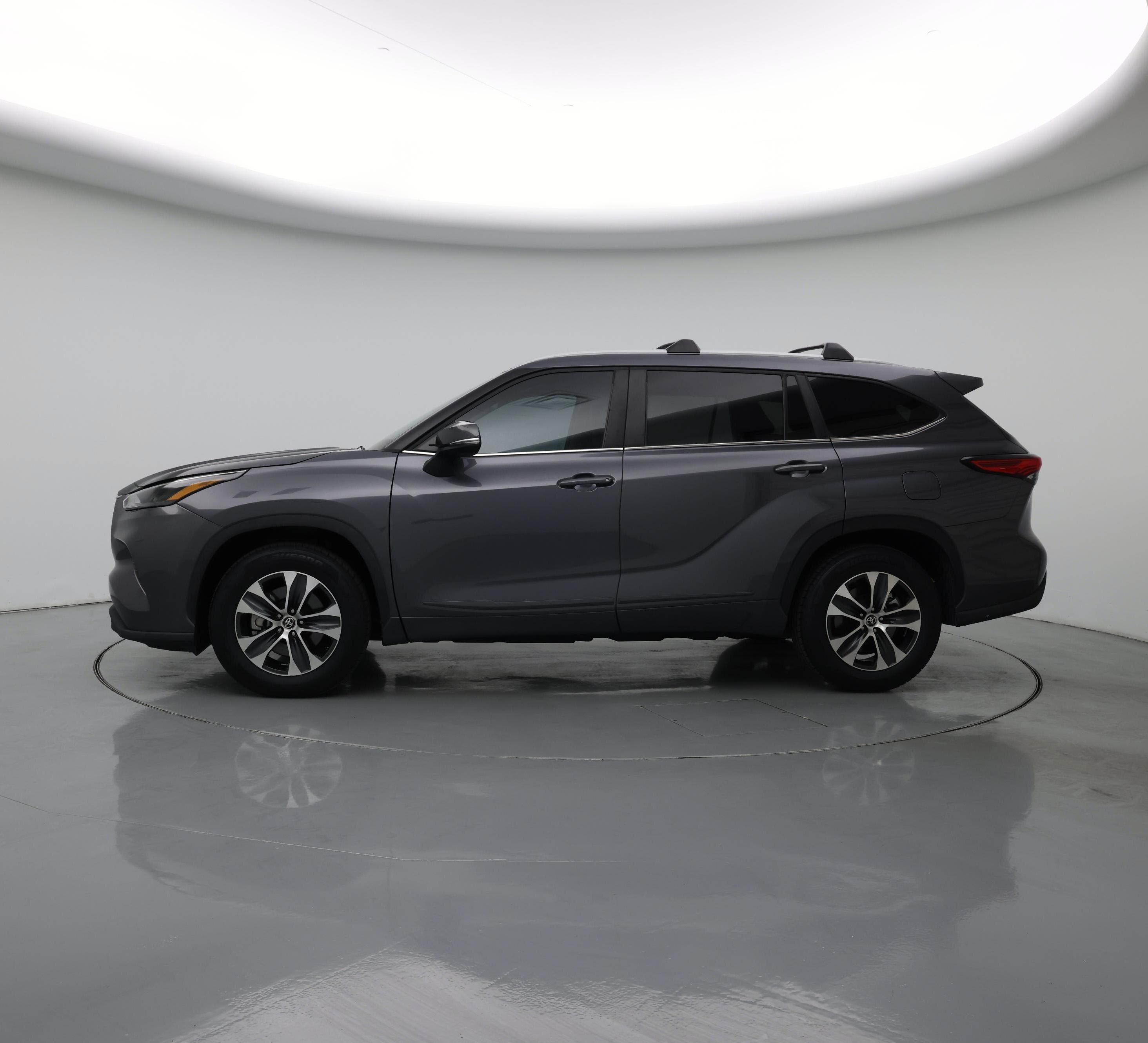 Thumbnail: 2023 Toyota Highlander - 3
