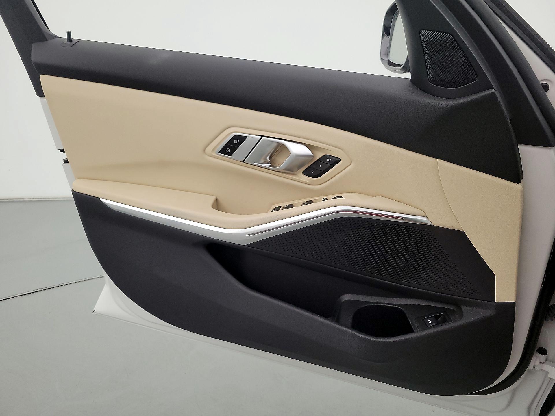 Thumbnail: 2022 BMW 3 Series - 12