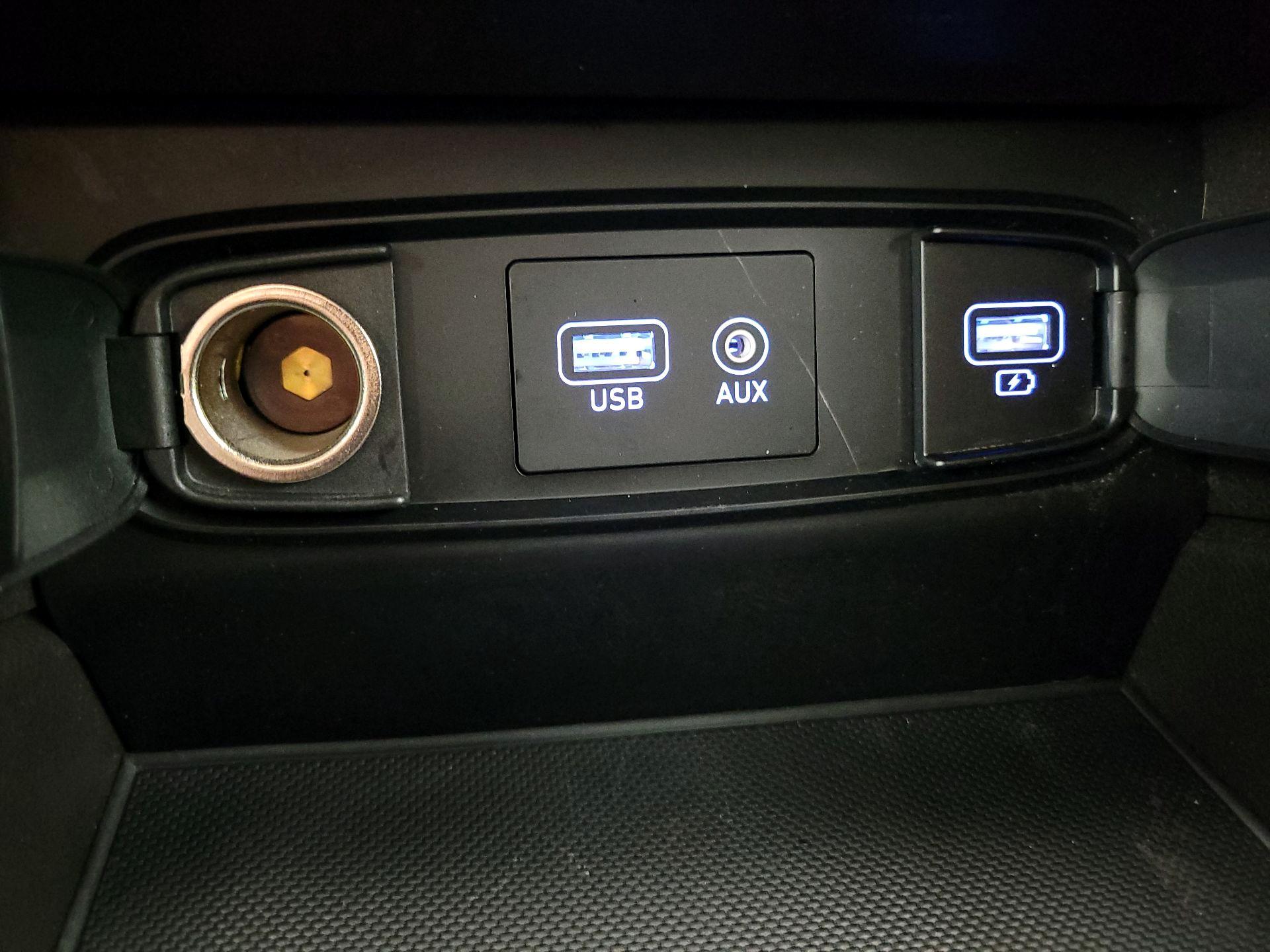 Thumbnail: 2020 Hyundai Santa Fe - 18