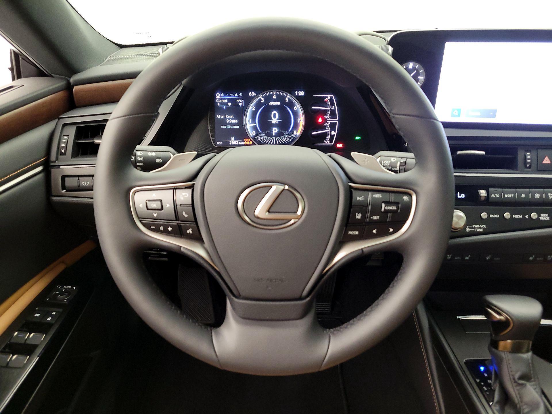 Thumbnail: 2025 Lexus ES - 10