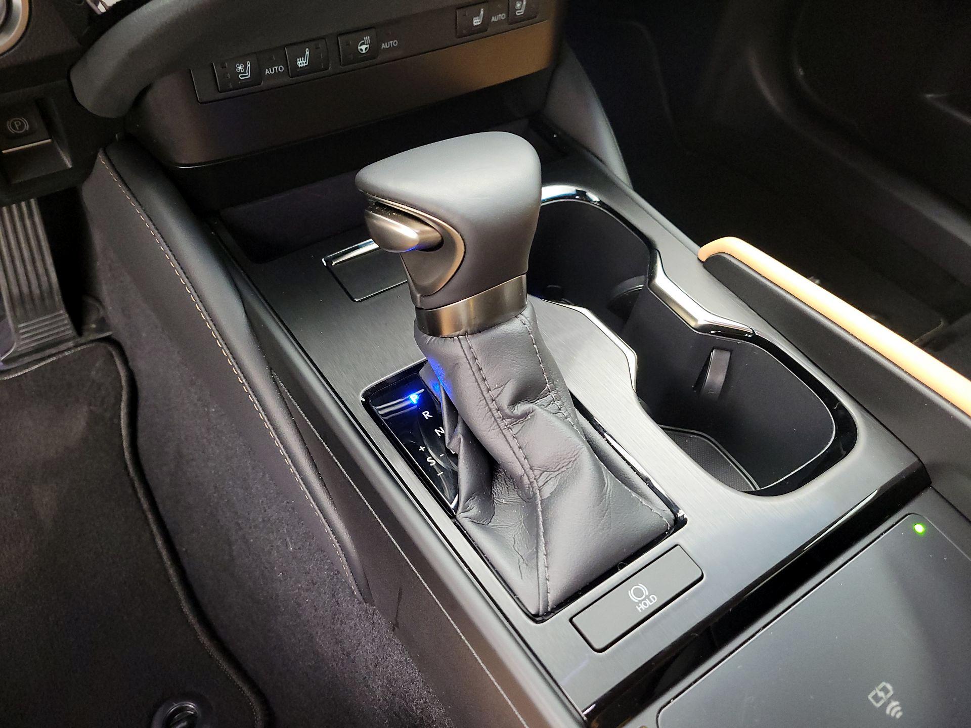 Thumbnail: 2025 Lexus ES - 17