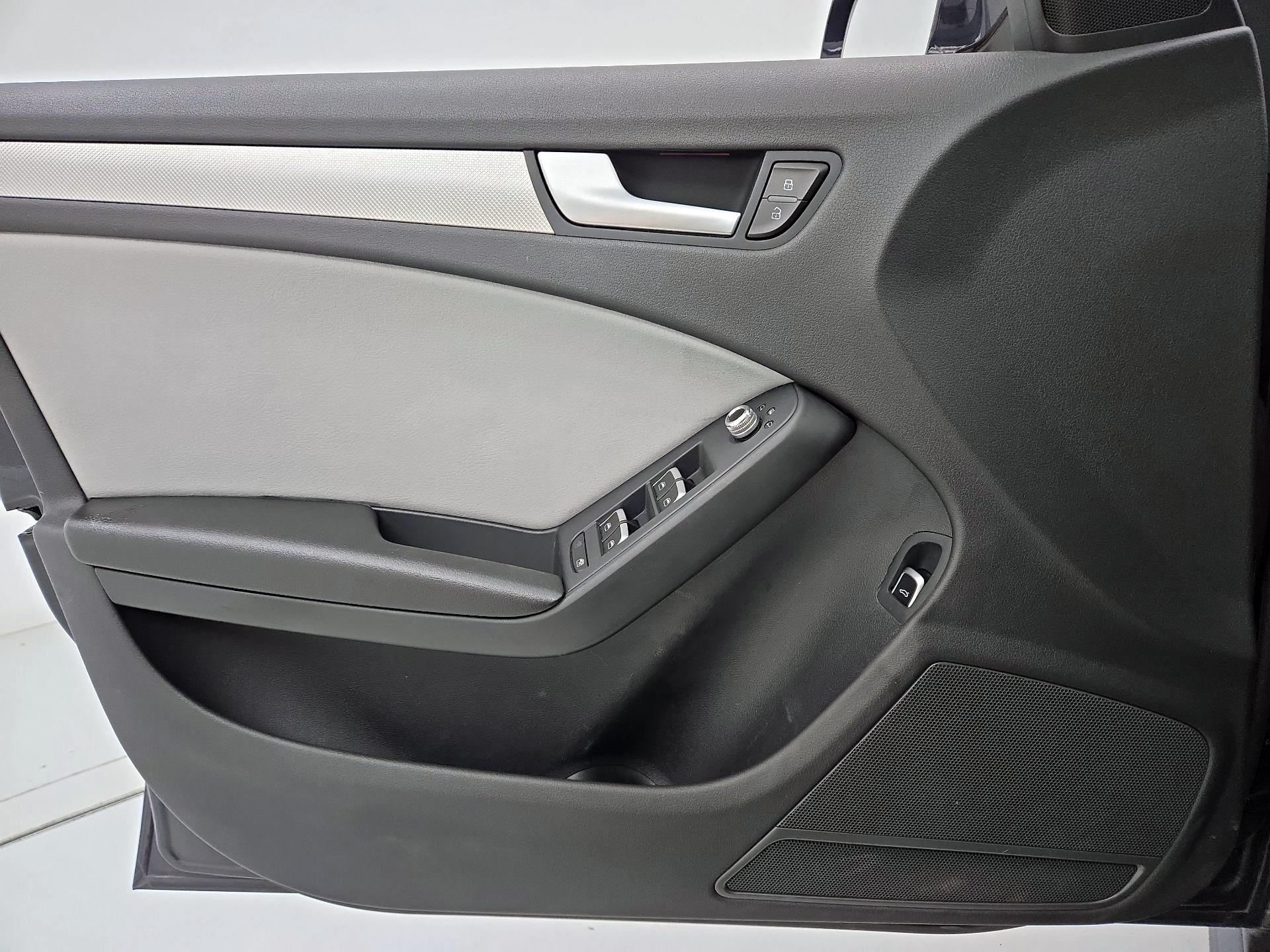 Thumbnail: 2015 Audi A4 - 12