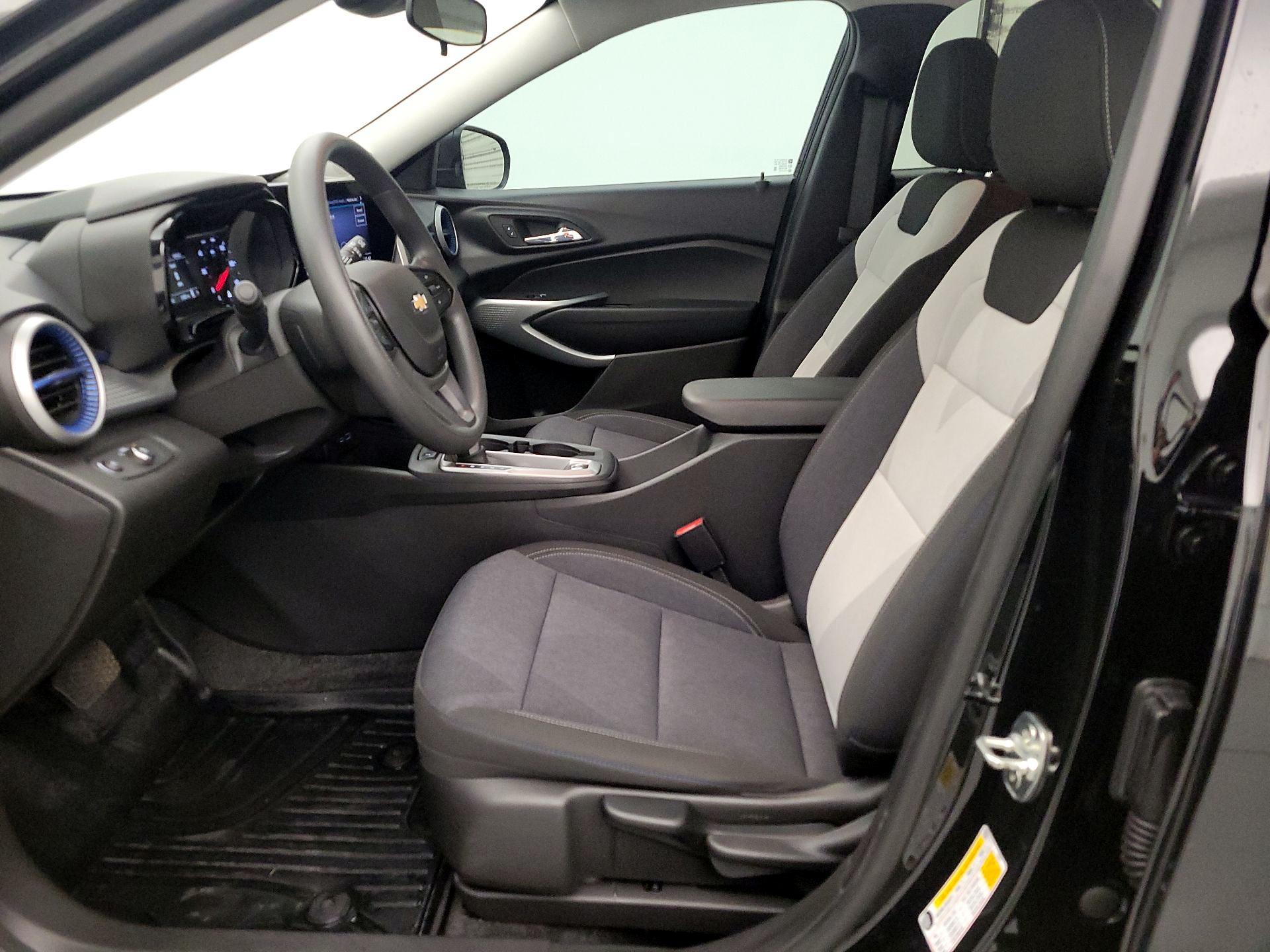 Thumbnail: 2024 Chevrolet Trax - 11