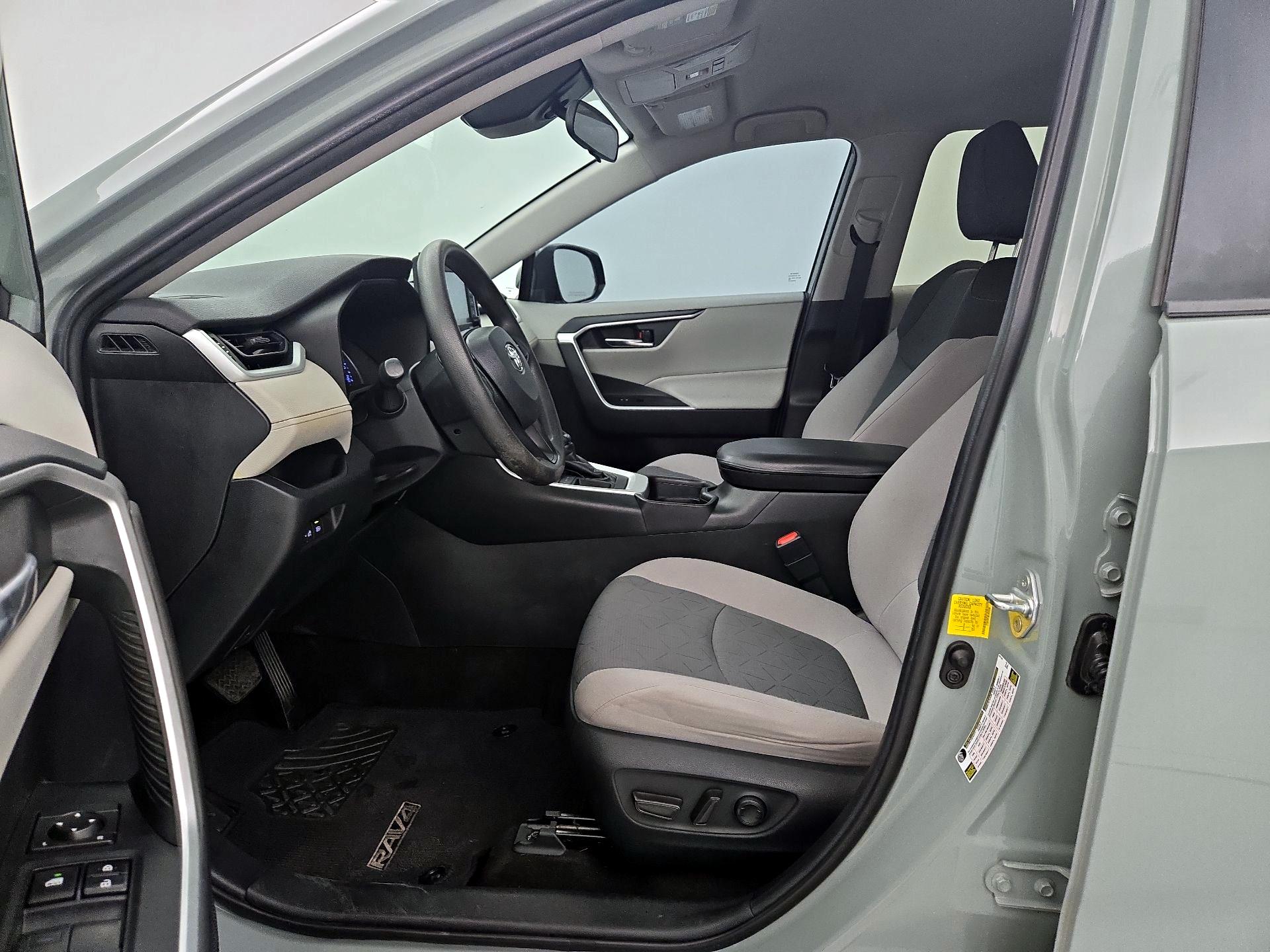 Thumbnail: 2020 Toyota RAV4 - 11