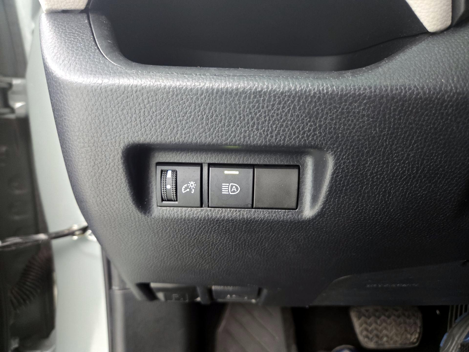 Thumbnail: 2020 Toyota RAV4 - 13