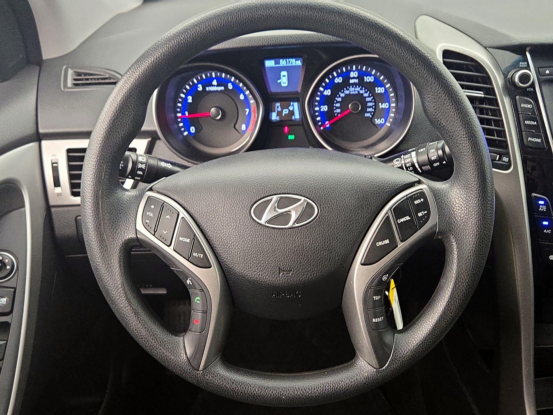 Thumbnail: 2016 Hyundai Elantra - 10