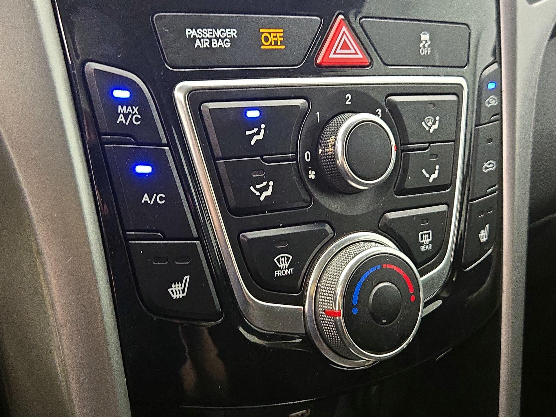 Thumbnail: 2016 Hyundai Elantra - 15