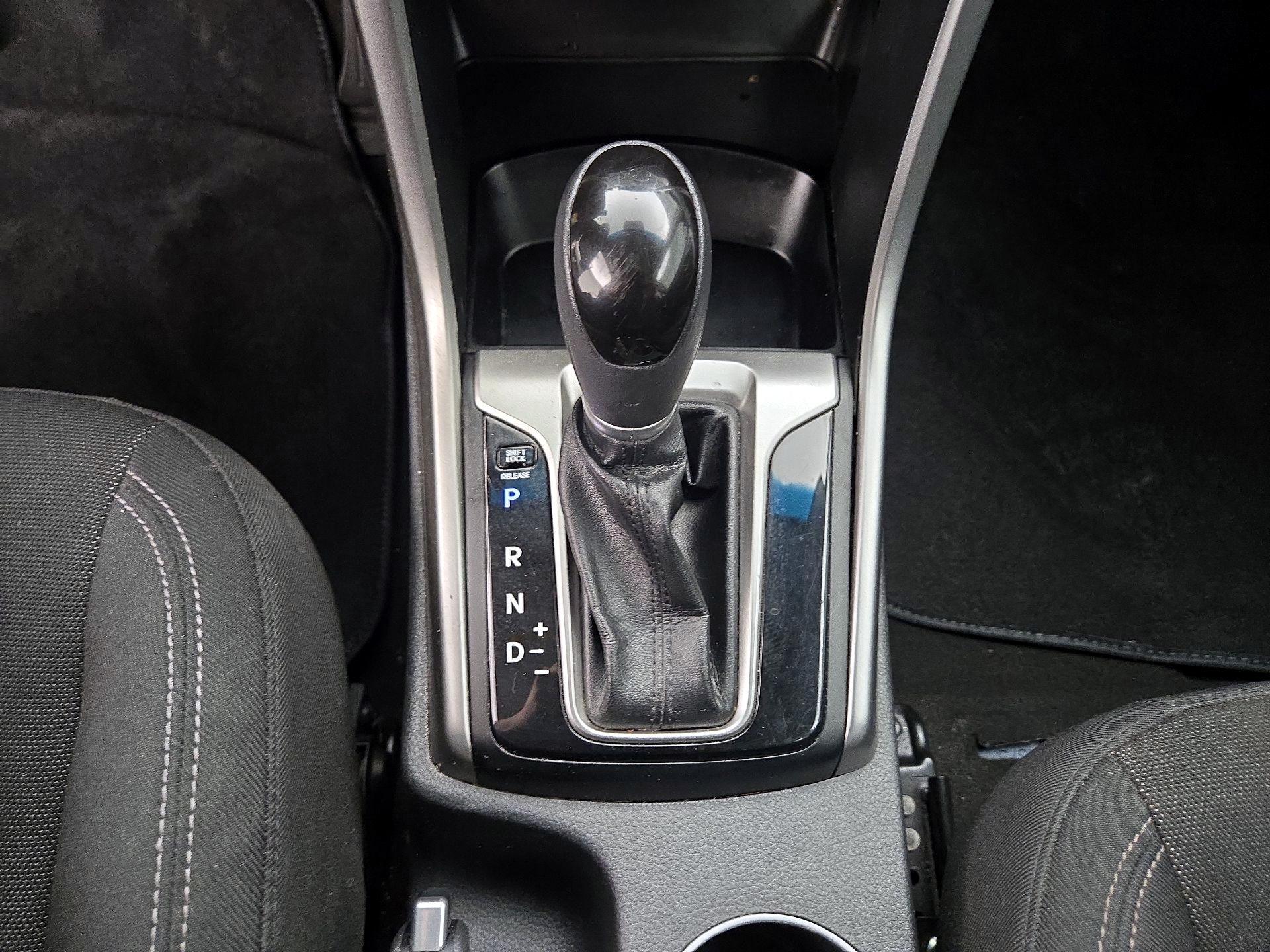 Thumbnail: 2016 Hyundai Elantra - 16