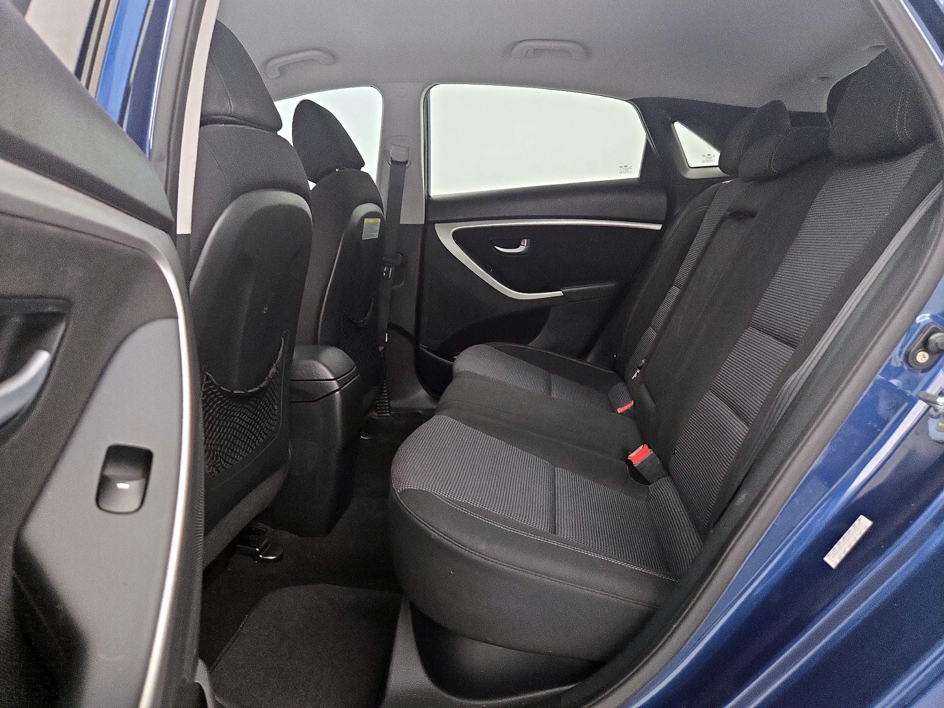 Thumbnail: 2016 Hyundai Elantra - 18
