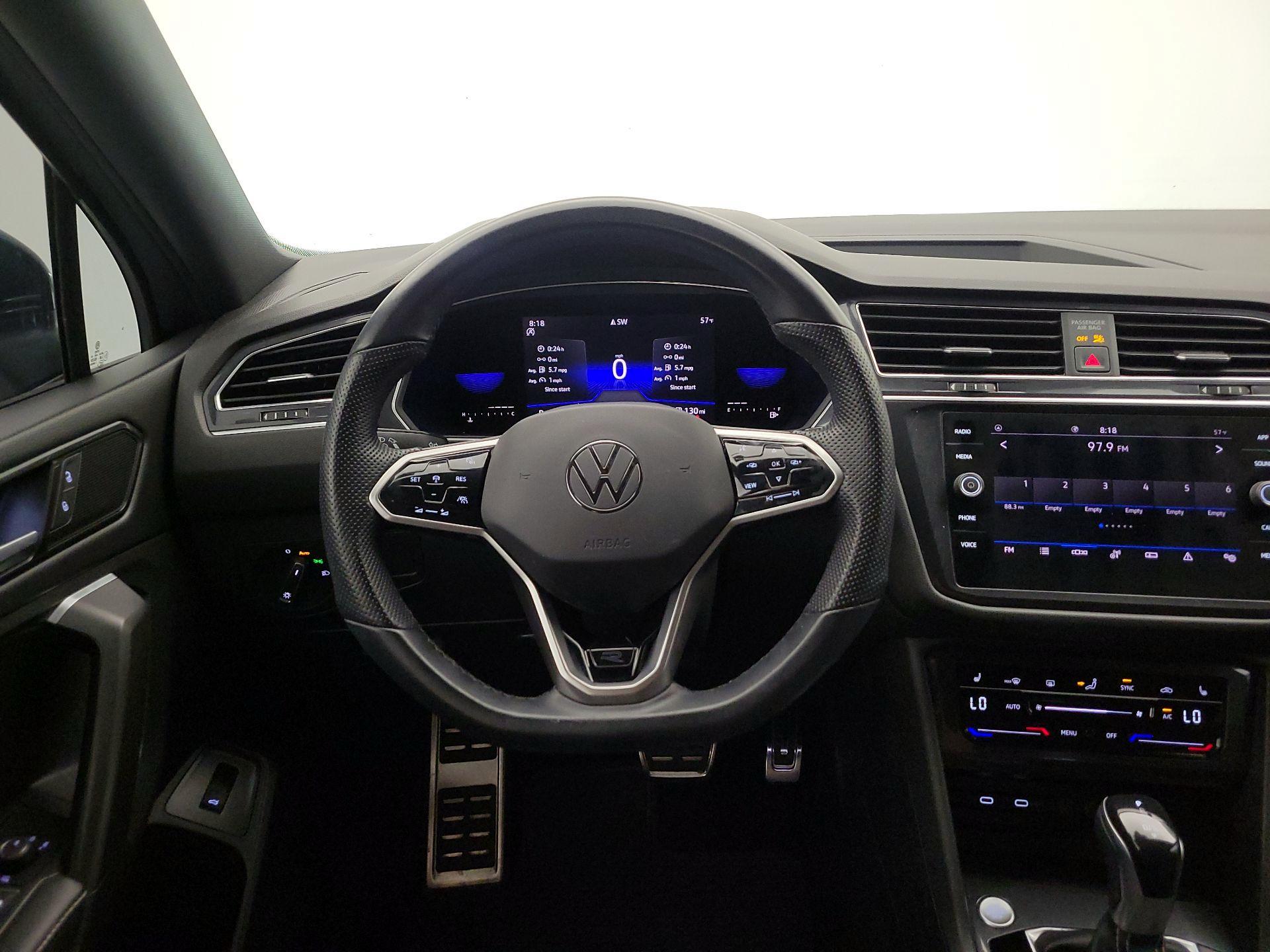 Thumbnail: 2022 Volkswagen Tiguan - 10