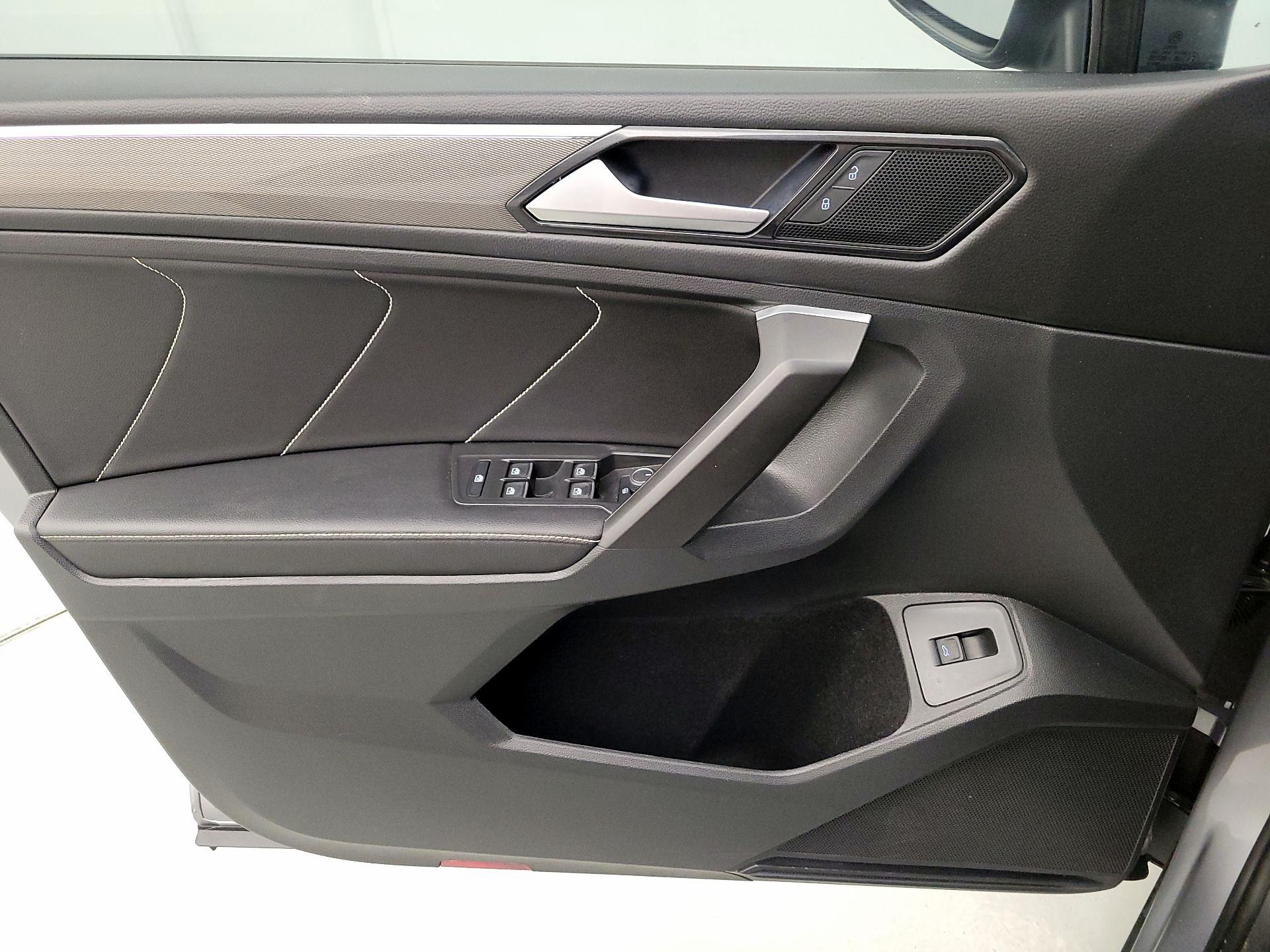 Thumbnail: 2022 Volkswagen Tiguan - 12