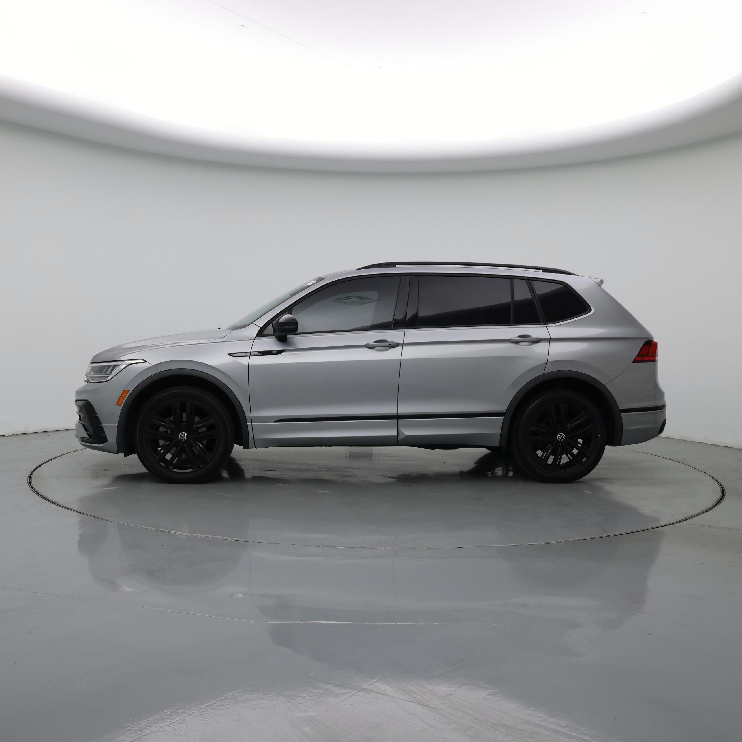 Thumbnail: 2022 Volkswagen Tiguan - 3