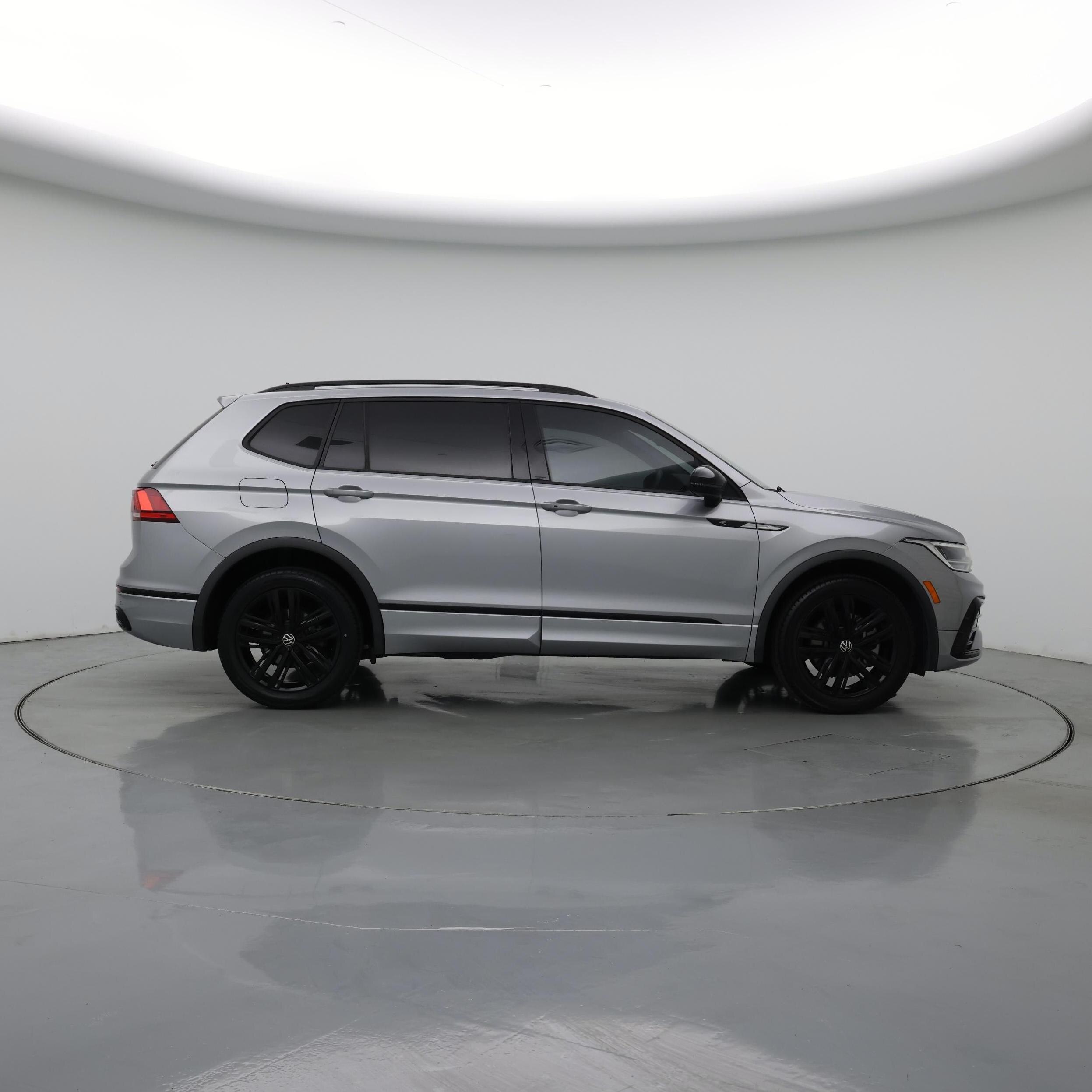 Thumbnail: 2022 Volkswagen Tiguan - 7