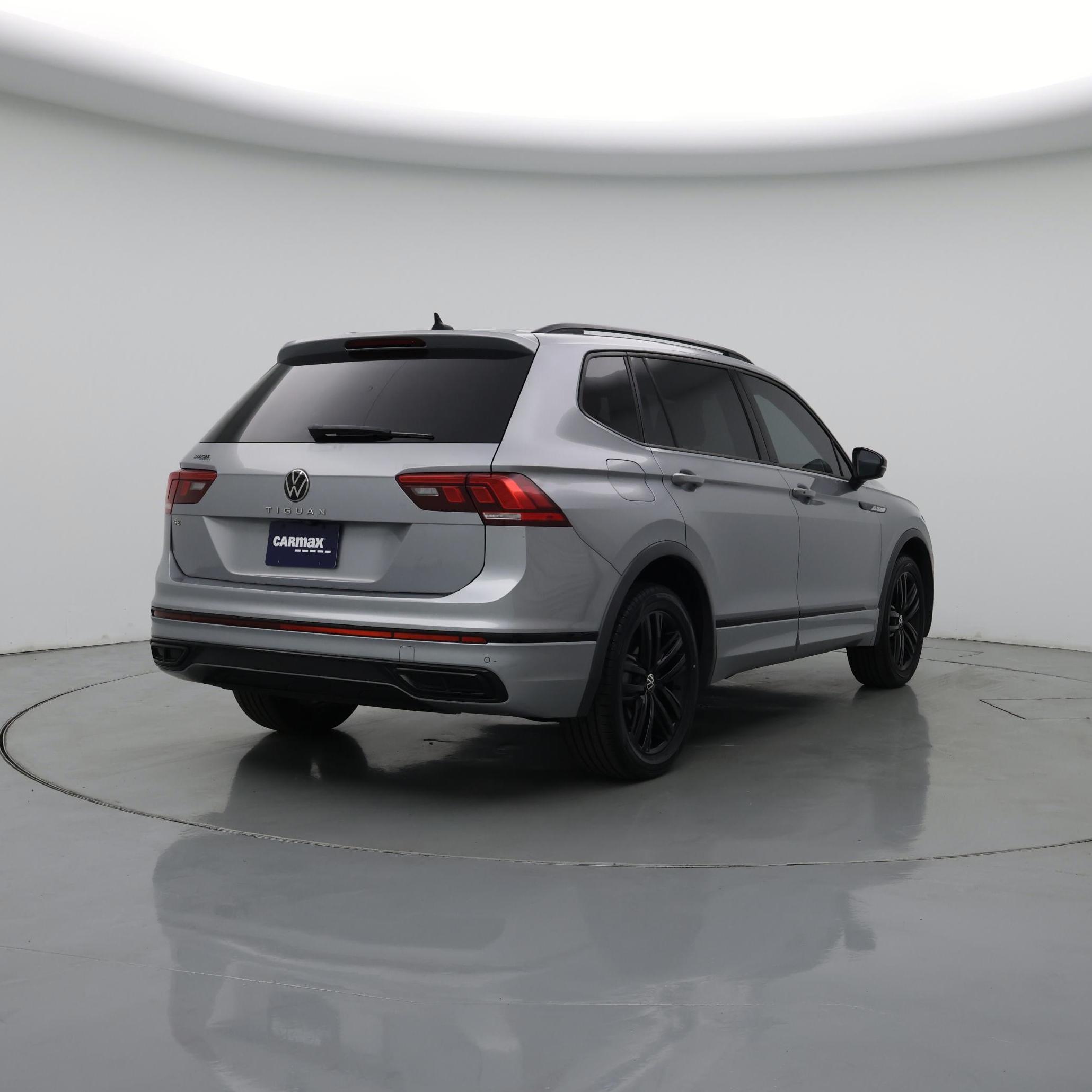 Thumbnail: 2022 Volkswagen Tiguan - 8