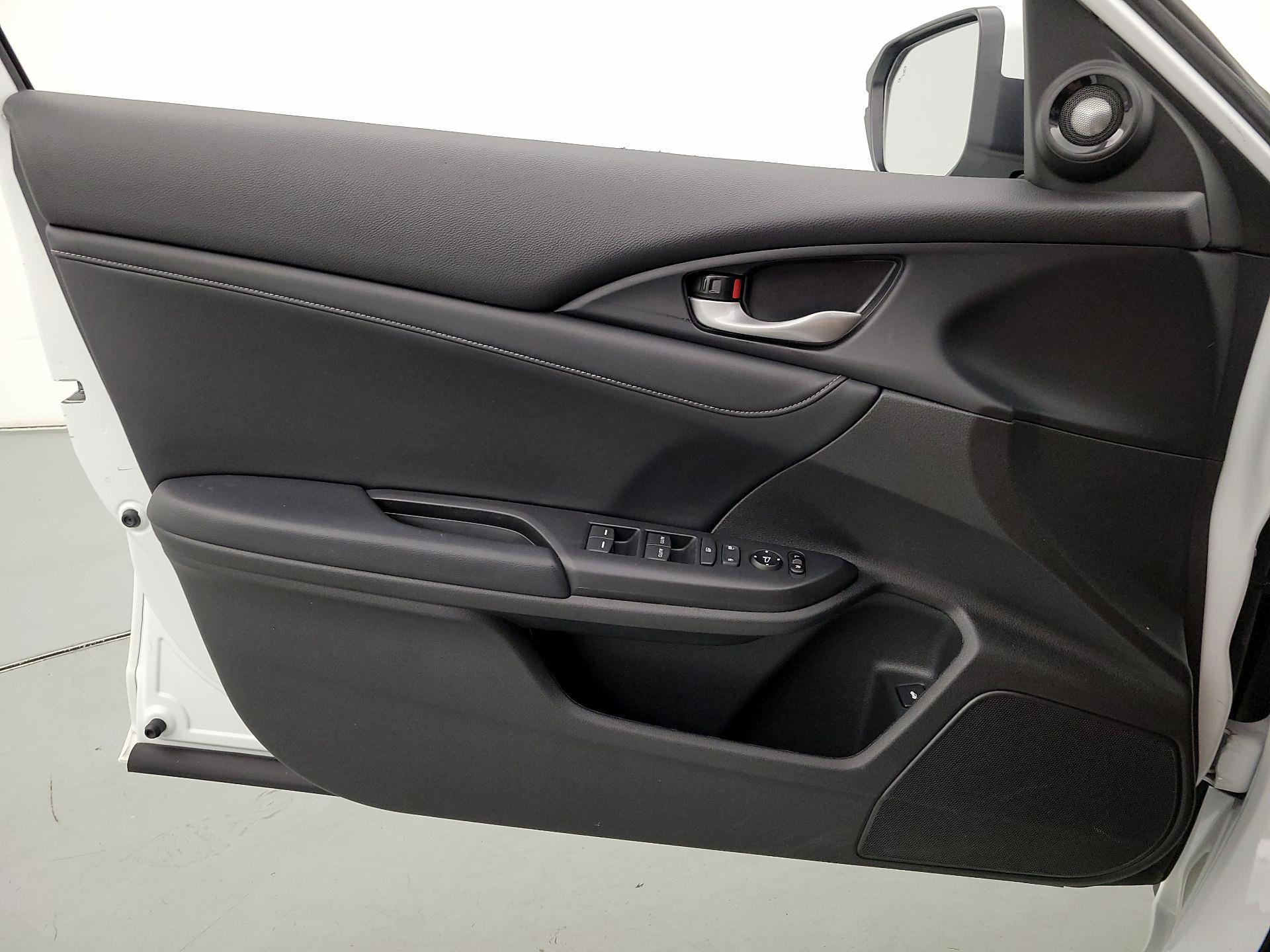 Thumbnail: 2021 Honda Insight - 12