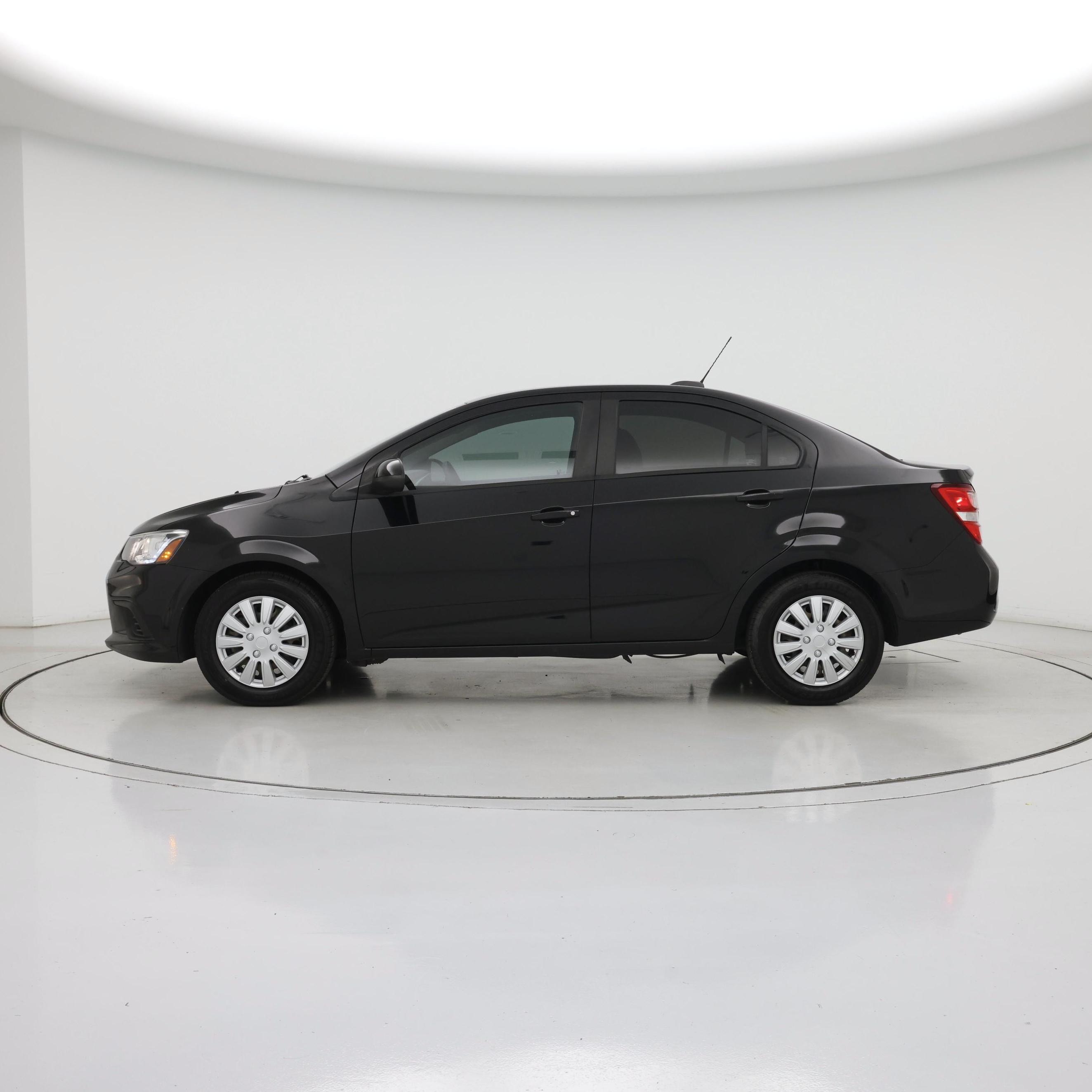 Thumbnail: 2017 Chevrolet Sonic - 3